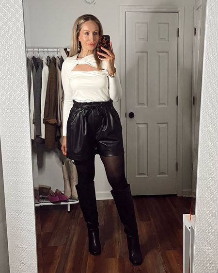 Midsize outfit, leather shorts and boots. 
.
.
.
#midsize #leathershorts #midsizeoutfits #sheertex 

#LTKmidsize #LTKstyletip