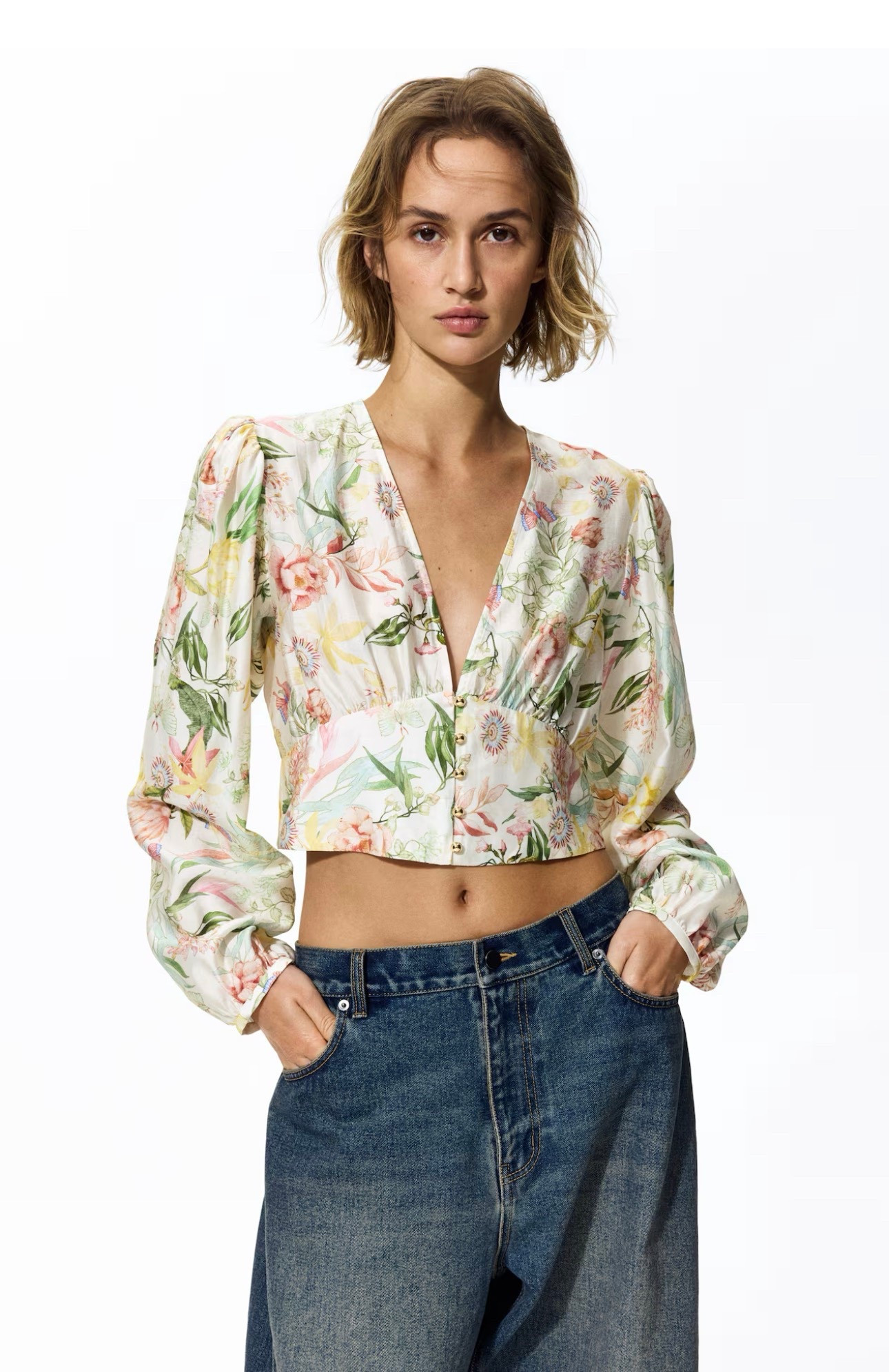 Gorgeous cropped blouse!

#LTKootd #LTKgrwm #LTKPetite