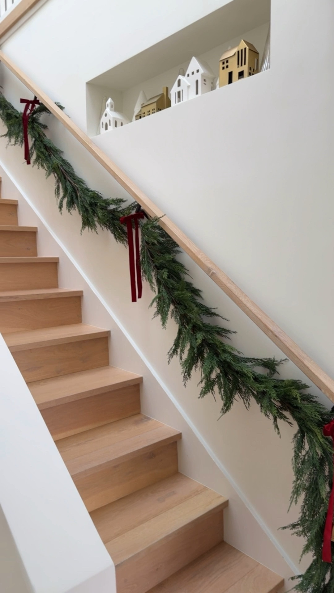 Christmas garland staircase 🎄❤️💫

#LTKSaleAlert #LTKHoliday #LTKCyberWeek