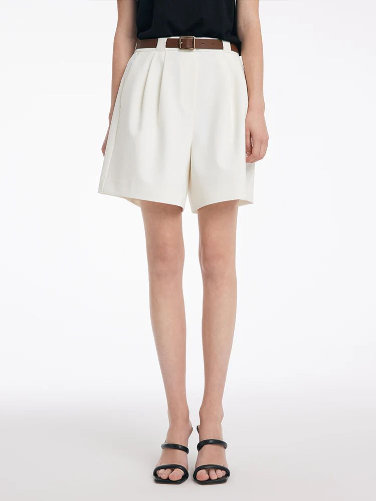 White Loose A-Line Shorts With Belt | GOELIA