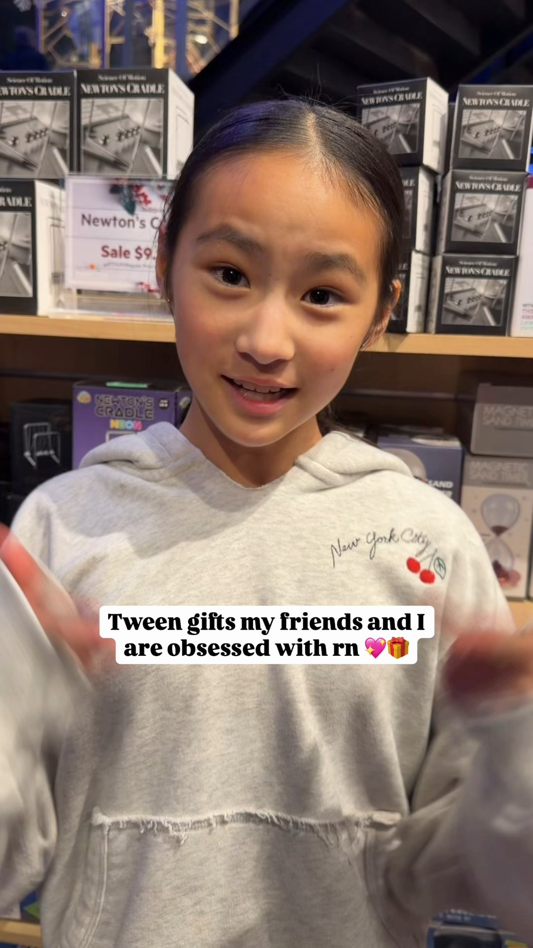 Tween toy gift ideas from a tween girl! 
Newtons cradle // Diamond art // Crazy Aaron’s putty // gems 