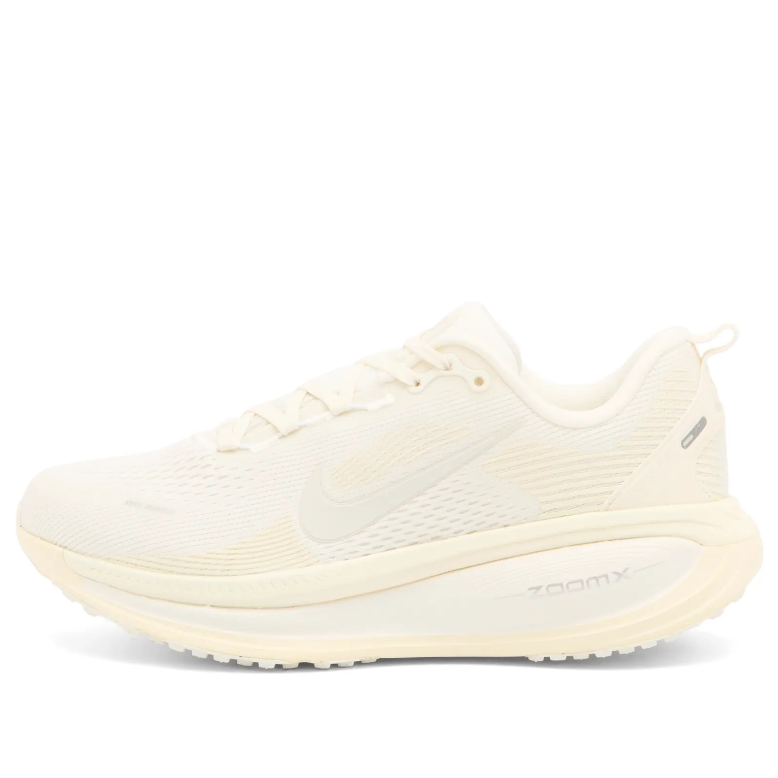 Nike Running Women's Nike Vomero 18 Sneaker in Sail/White/Cocnut Milk, Size UK 3 | END. Clothing