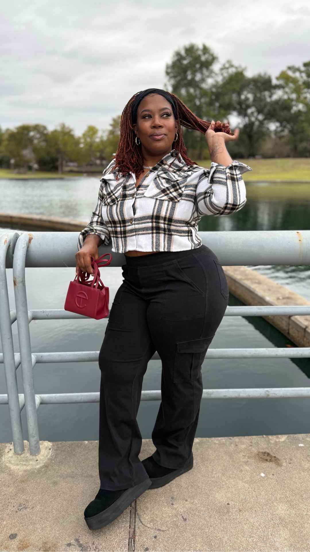 Cozy park moment in my Halara cargo pants and a cropped flannel. Easy, comfy, and still giving shape.
For reference I’m 5’4 and 230 pounds wearing a large in the cargos and medium in the top. Everything is tagged so you can shop the look.

#LTKFindsUnder50 #LTKootd #LTKPlusSize