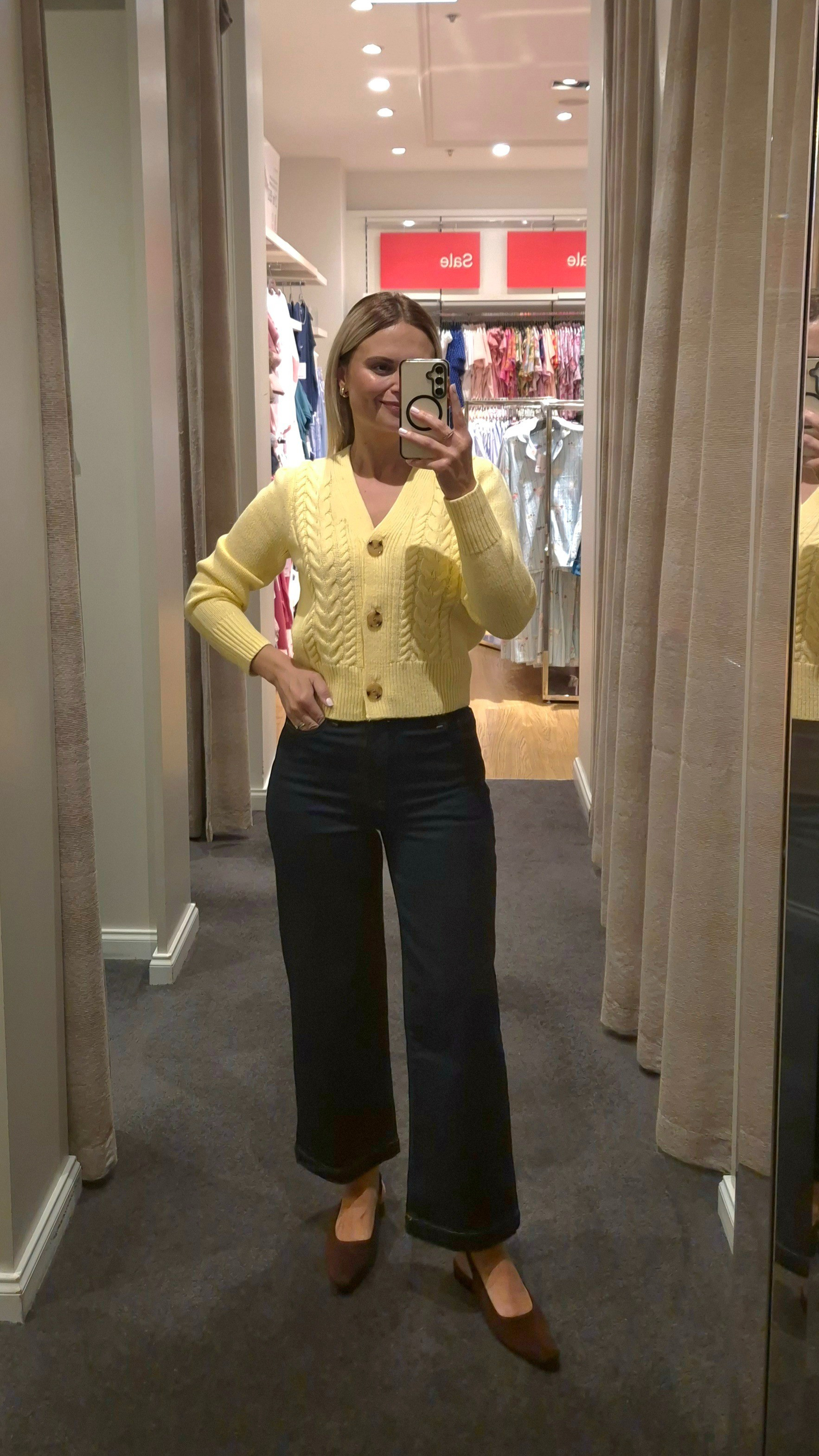 Such a cute cardi and jeans combo 

#LTKaustralia #LTKstyletip #LTKautumn