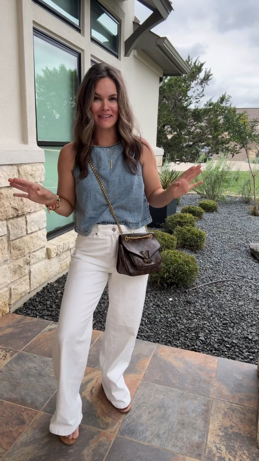 The best white jeans for the summer at an even better price!!

#LTKmomlife #LTKdayinmylife #LTKootd