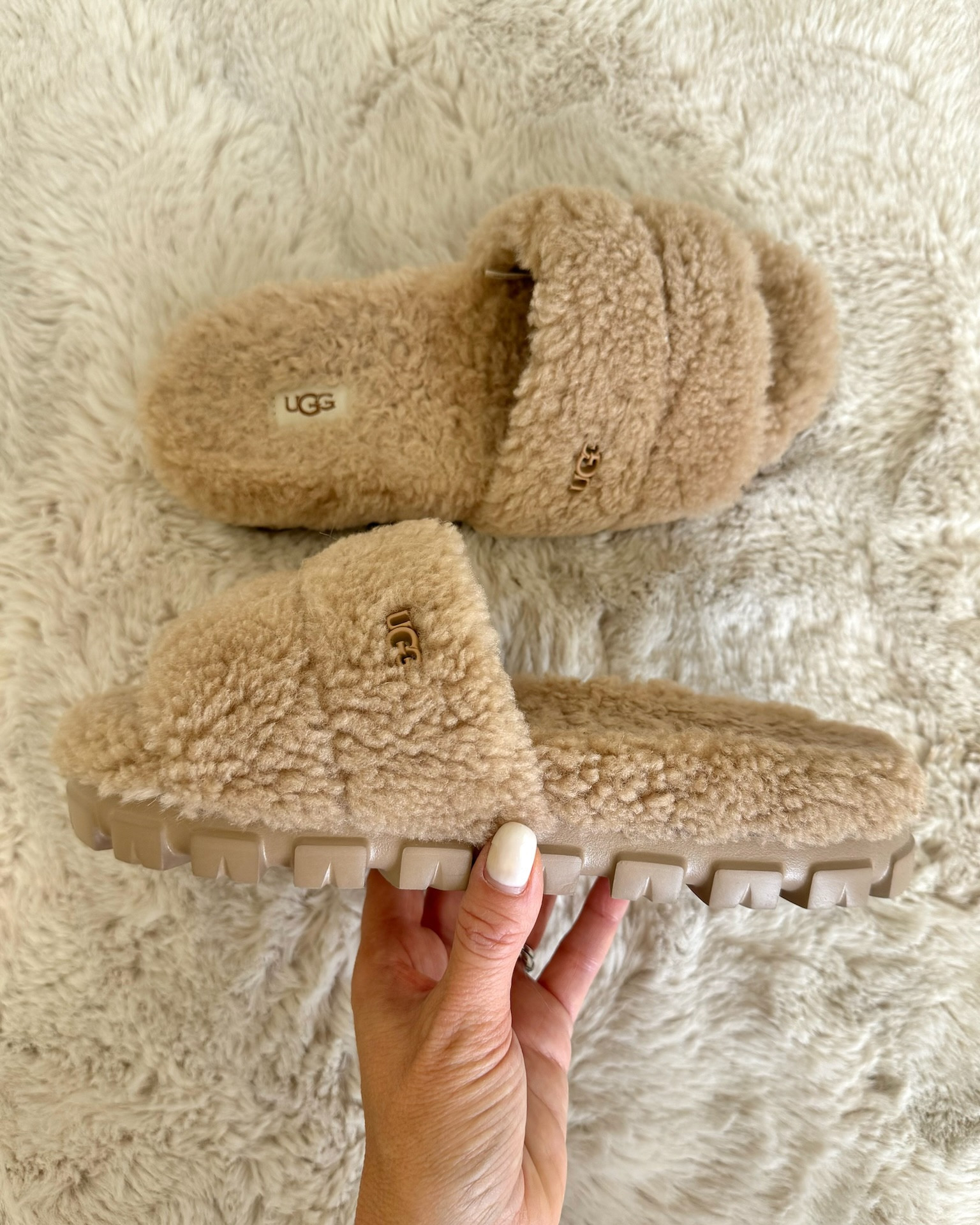 Love these NSALE Ugg slippers! 

#LTKxNSale #LTKShoeCrush #LTKStyleTip