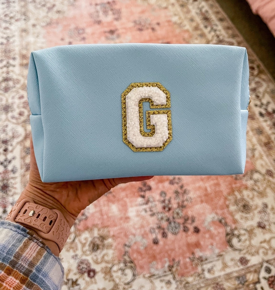 Personalized Initial Preppy Patch Makeup Bag from Amazon. Only $5.57. This would make a fantastic gift for a teenage girl. You can even add some beauty products to it! 





PU Chenille Letter Travel Cosmetic Pouch with Zipper,Blue Cute Toiletry Bag,Gift Ideal for Teen Girls Women Teacher Bridesmaid, travel makeup bag, travel cosmetic bag, initial makeup bag
#LTKItBag#LTKTravel #LTKStyleTip 

#LTKSaleAlert #LTKHoliday #LTKGiftGuide #LTKFindsUnder50 #LTKSeasonal #LTKU