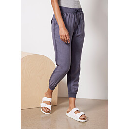 Lakeside Jogger | Evereve