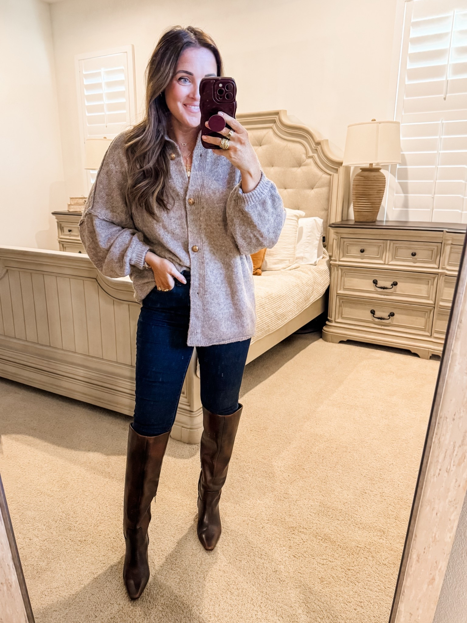 Sweater - M, Denim - 6 (tts) 
5’2” 145 lbs 
—
Amazon sweater | Oversized sweater | Florida winter | Florida fall | Skinny jeans | Knee high boots | Dark brown boots | Gold accessories 