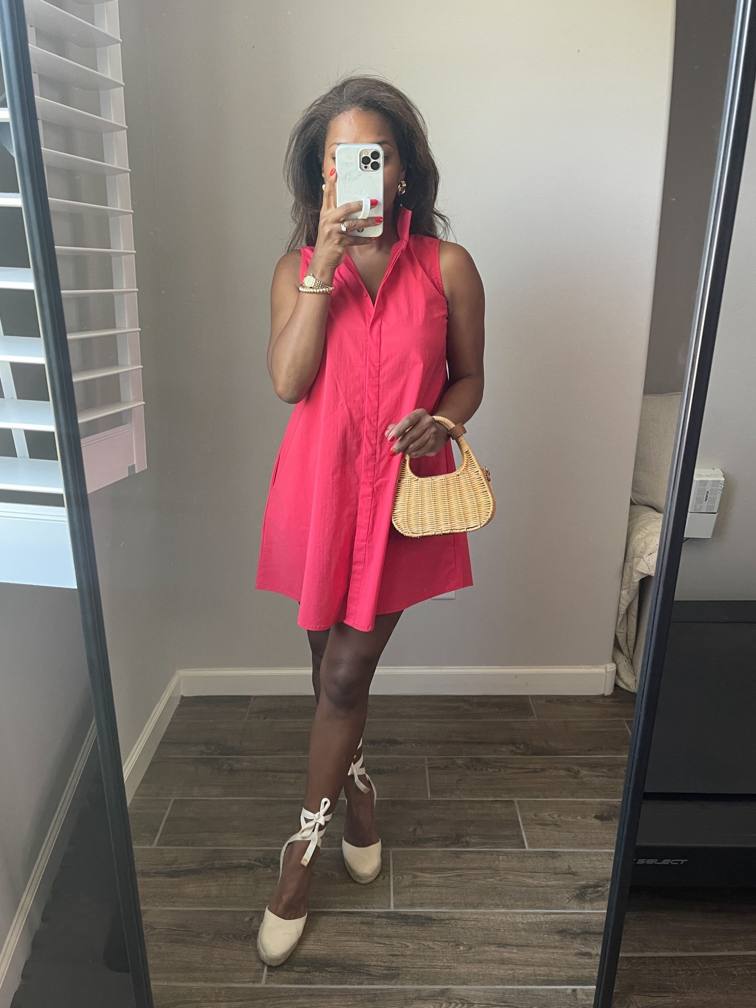 20% off Tuckernuck this weekend! This dress is perfect for July 4 and all Summer! Can be dressed up or down! I’m wearing an XS….recommend sizing down one in this as it runs large 

#LTKFindsUnder100 #LTKSummerEdit #LTKSaleAlert