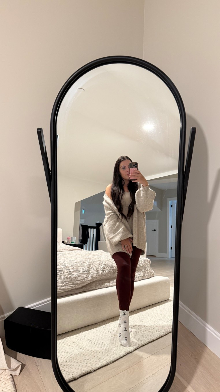 🍂🍸🧦

#falloutfit #maroon #sweater 

#LTKSeasonal #LTKFindsUnder50 #LTKFallSale