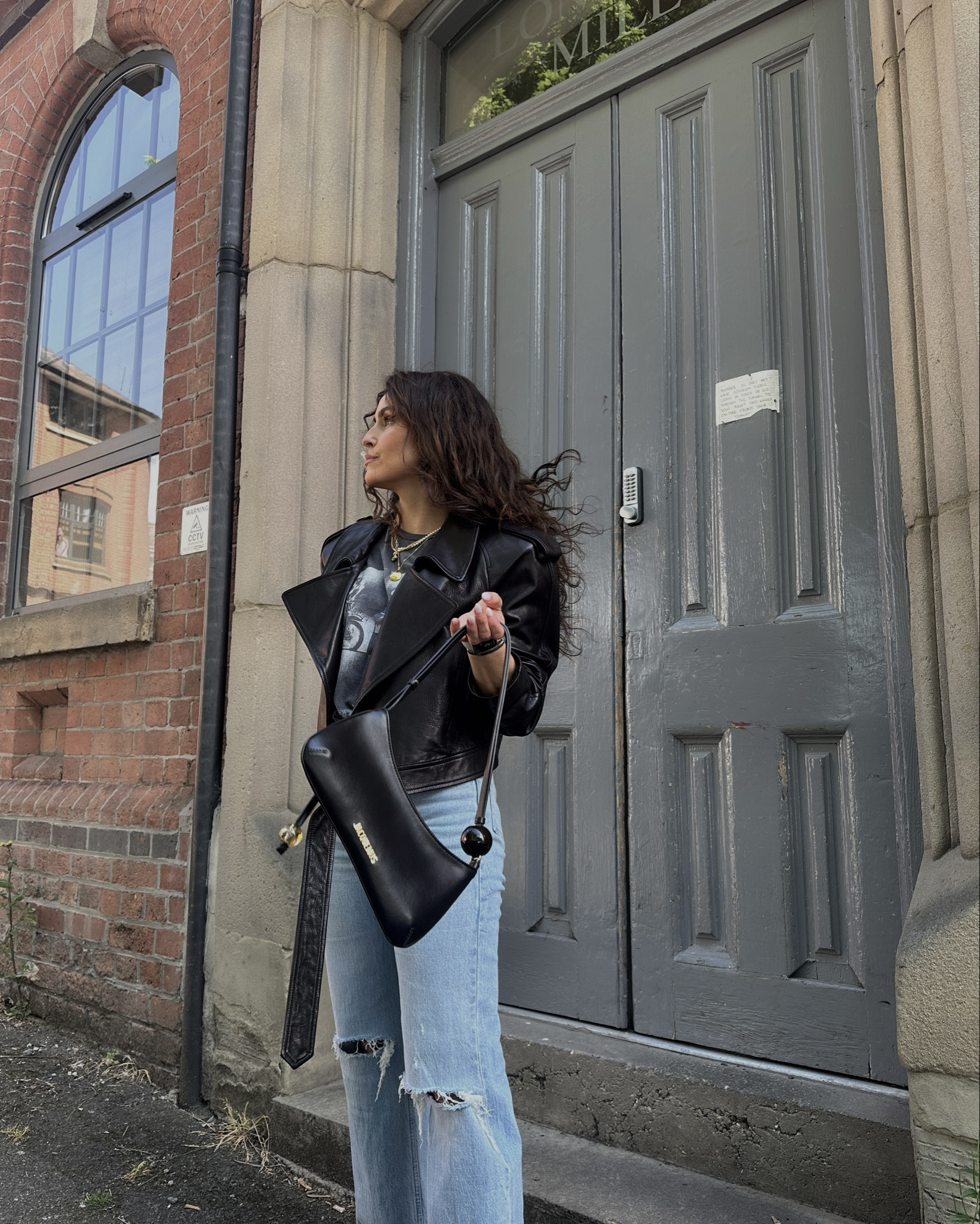 Casual outfit, blue jeans, denim trousers, ripped jeans, vintage style jeans, straight jeans, grey t-shirt, Jacquemus handbag, designer bag

#LTKeurope #LTKstyletip