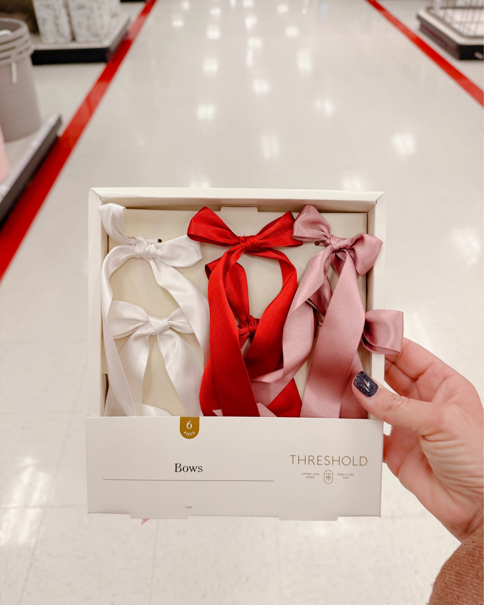 Heart eyes for ALL the new Valentine’s Day drops 💘✨
Walmart and Target understood the assignment this year — the cutest décor, gifts, and cozy finds at prices that won’t break your heart 💌
Trust me… you won’t want to miss these 💕
👇 linked while they’re still in stock

#ValentinesDayDecor #WalmartFinds #TargetFinds #ValentinesDayVibes #SeasonalDecor #HeartEyes

#LTKSeasonal #LTKGiftGuide