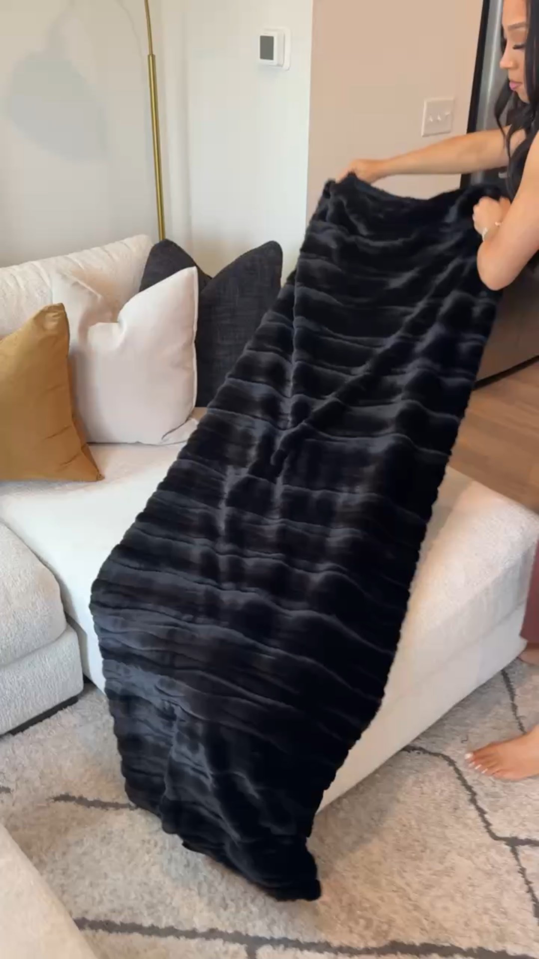 Cozy Luxe Faux Fur Throw

#LTKFindsUnder100 #LTKFindsUnder50 #LTKHome