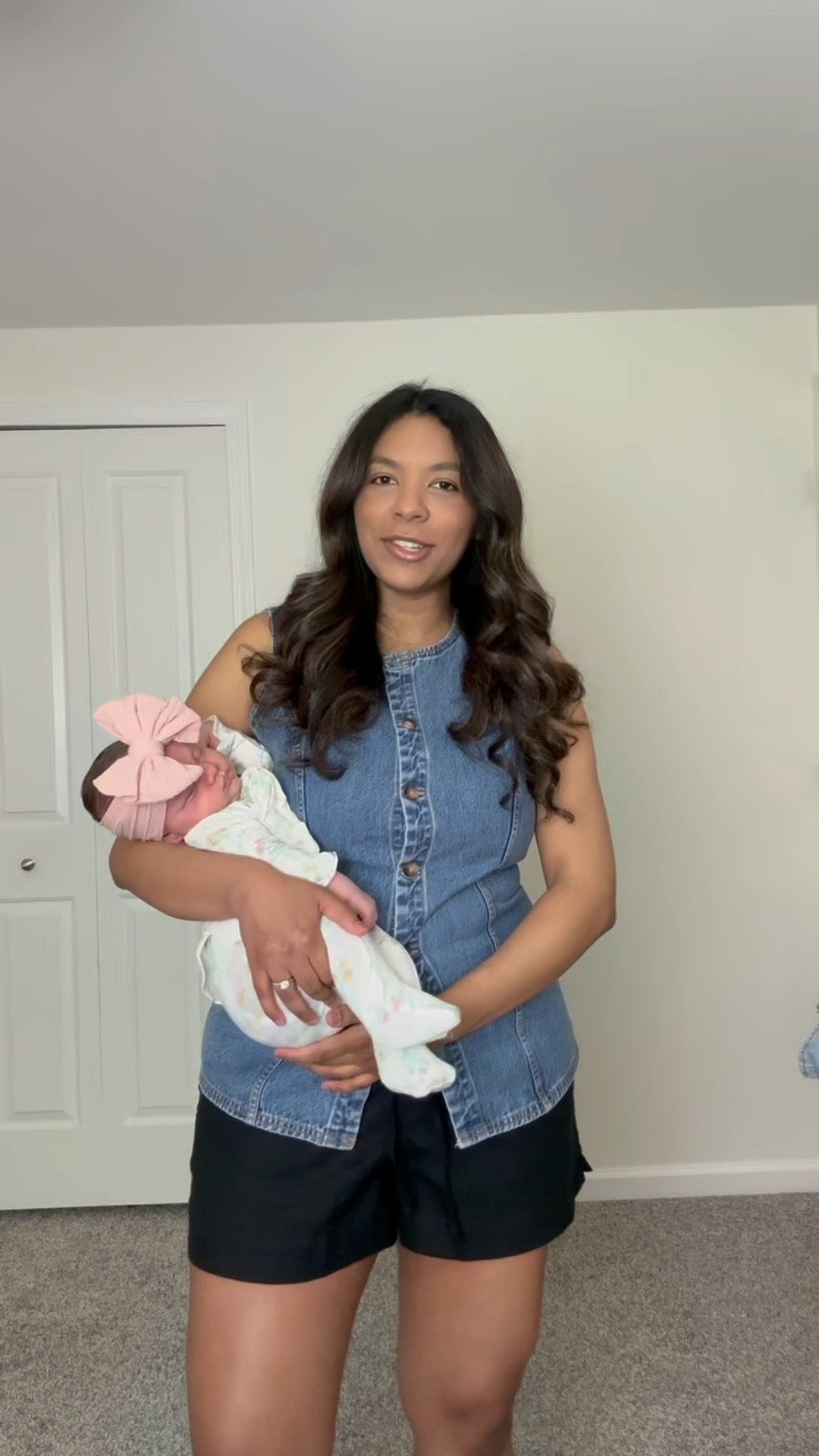 Abercrombie shorts try on 🤍

Use code SHORTSAF for additional savings! 

Large denim shirt 
Large black linen shorts 
Curve love 12 in Jean shorts 

#LTKSeasonal #LTKStyleTip