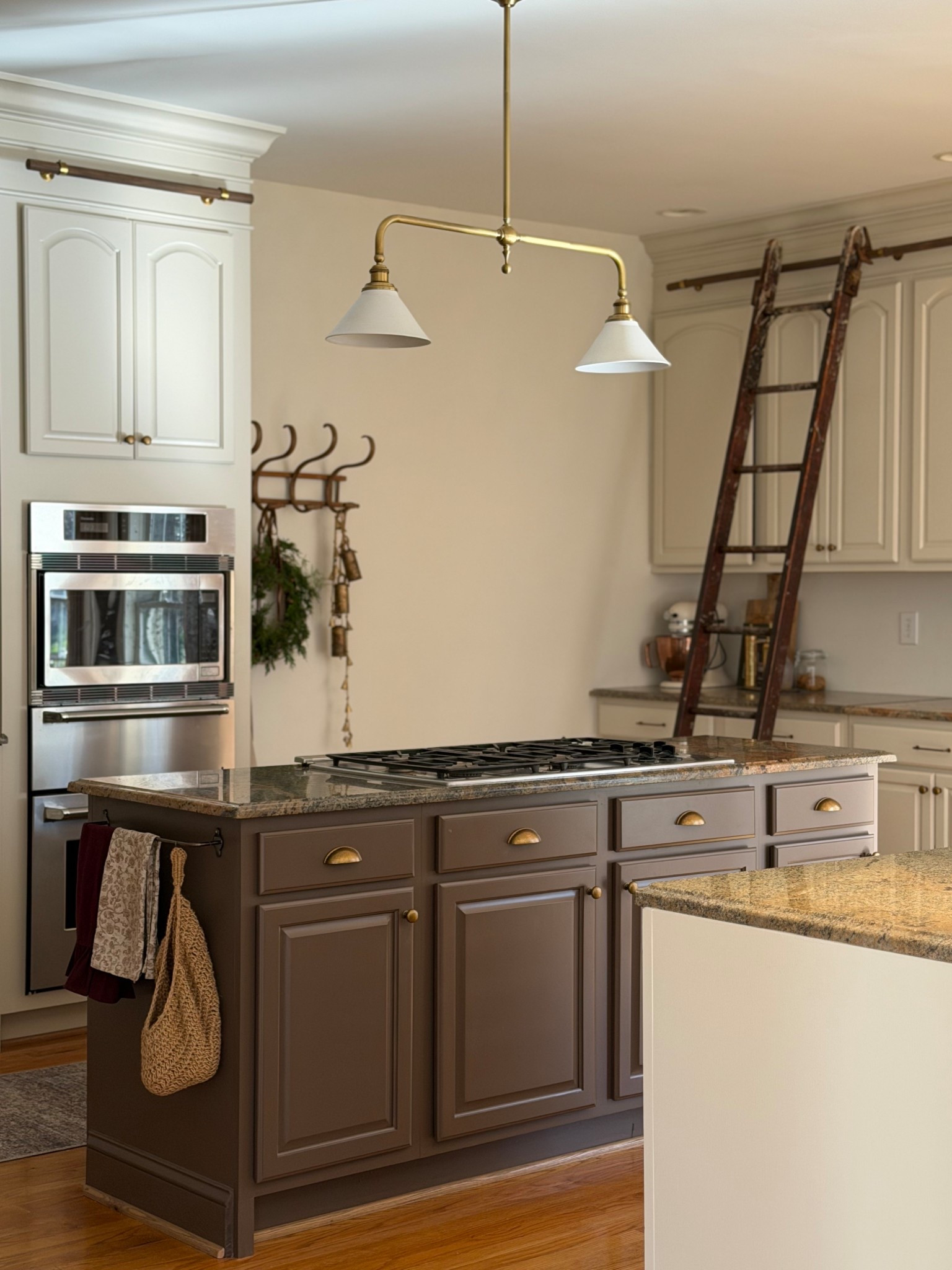 Kitchen Reveal!

Amber interiors kitchen vibe, bentwood rack, brass pot rack


#LTKHome #LTKFindsUnder100 #LTKSaleAlert