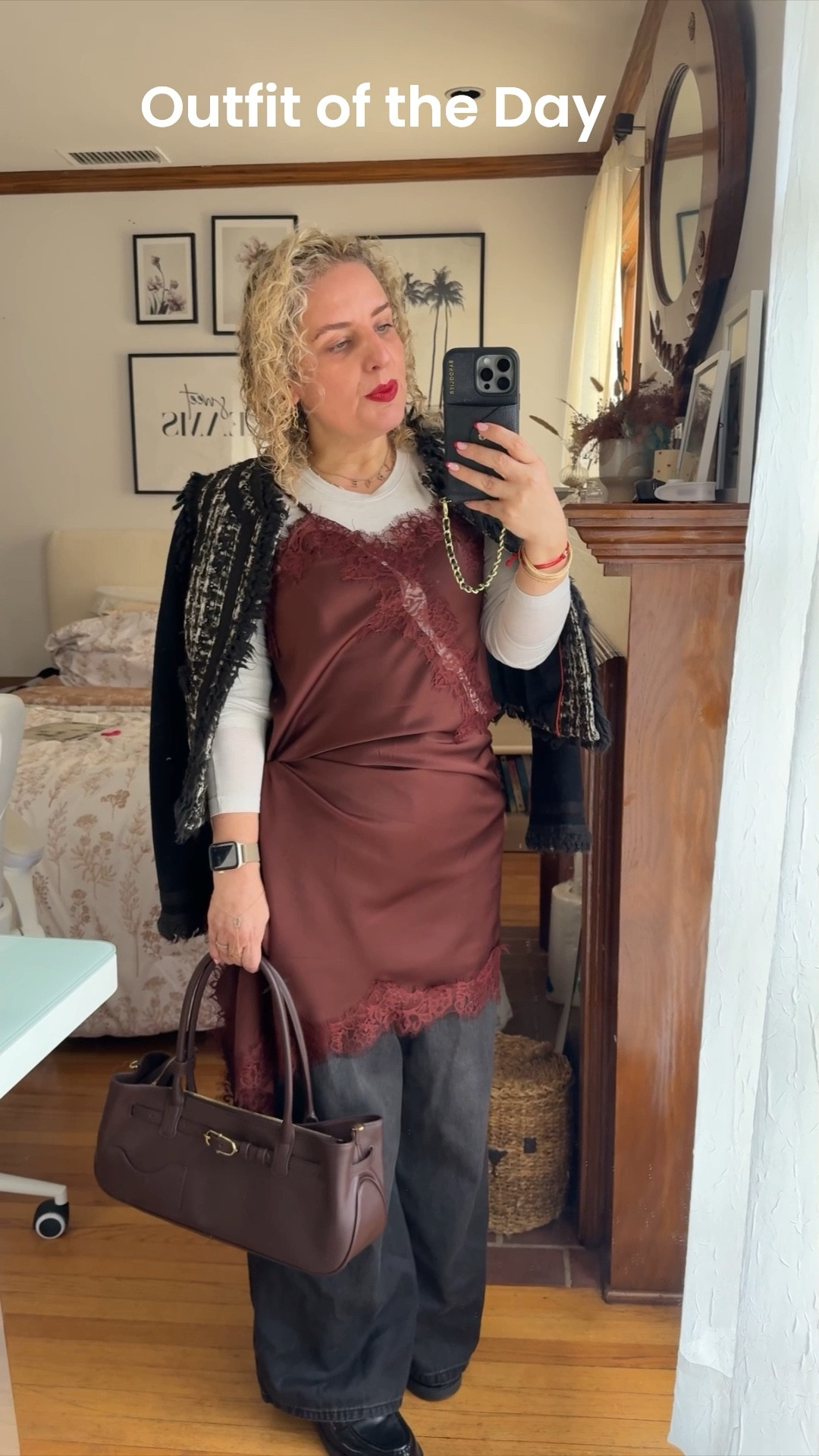 Chocolate tones, lace details, and cozy layers 🤎

This is my go-to formula for elevating a slip dress: lace slip over a fitted tee, oversized tweed layer, relaxed dark denim, and a structured brown bag to pull it all together. Effortless, comfy, but still very styled.

#LTKValentine #LTKootd #LTKWorkwear