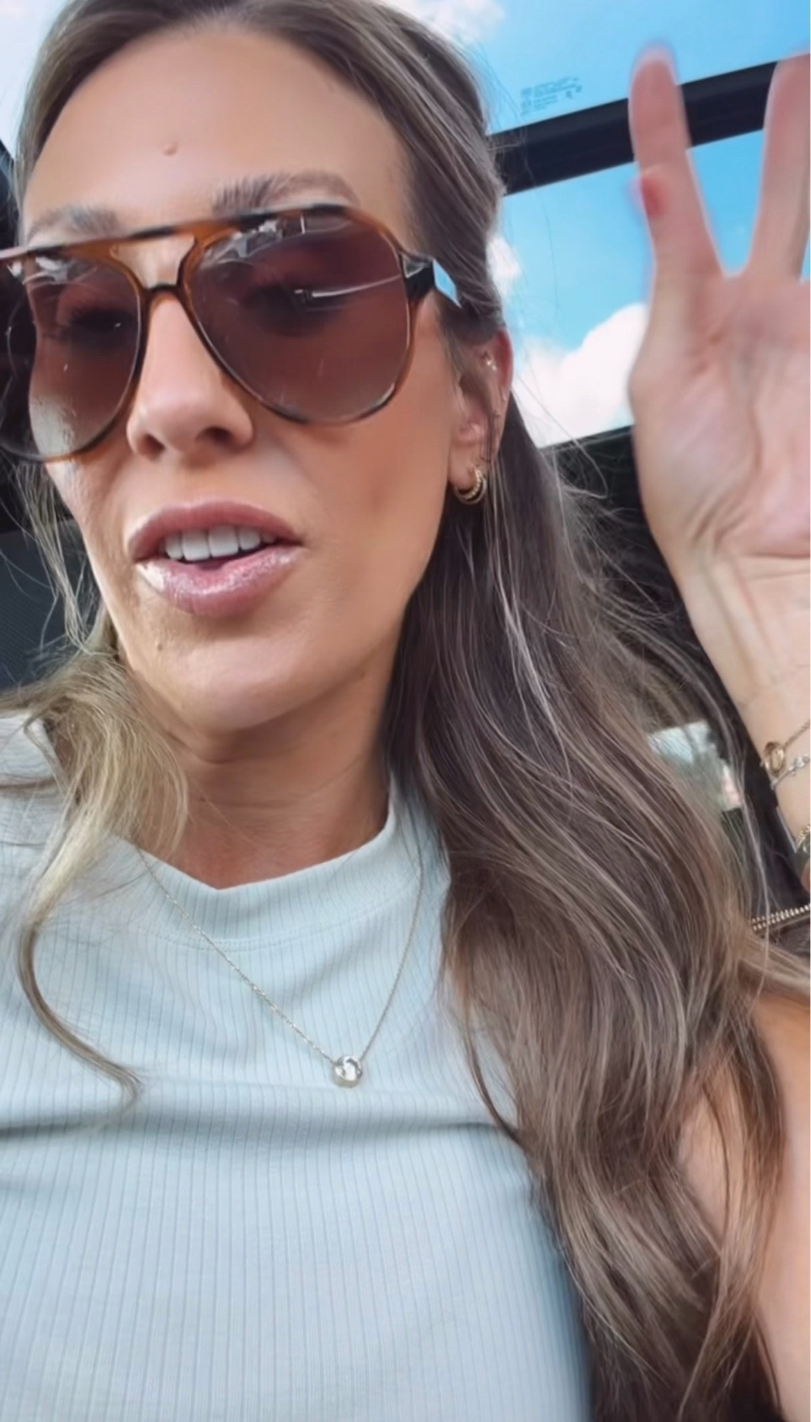Amazon sunglasses and top

#LTKgrwm #LTKmomlife #LTKOver40