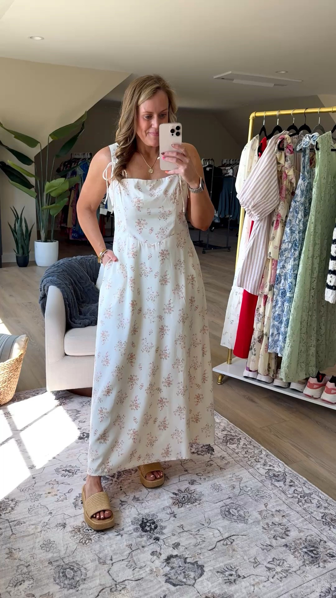 Perfect for summer events, fits TTS.
