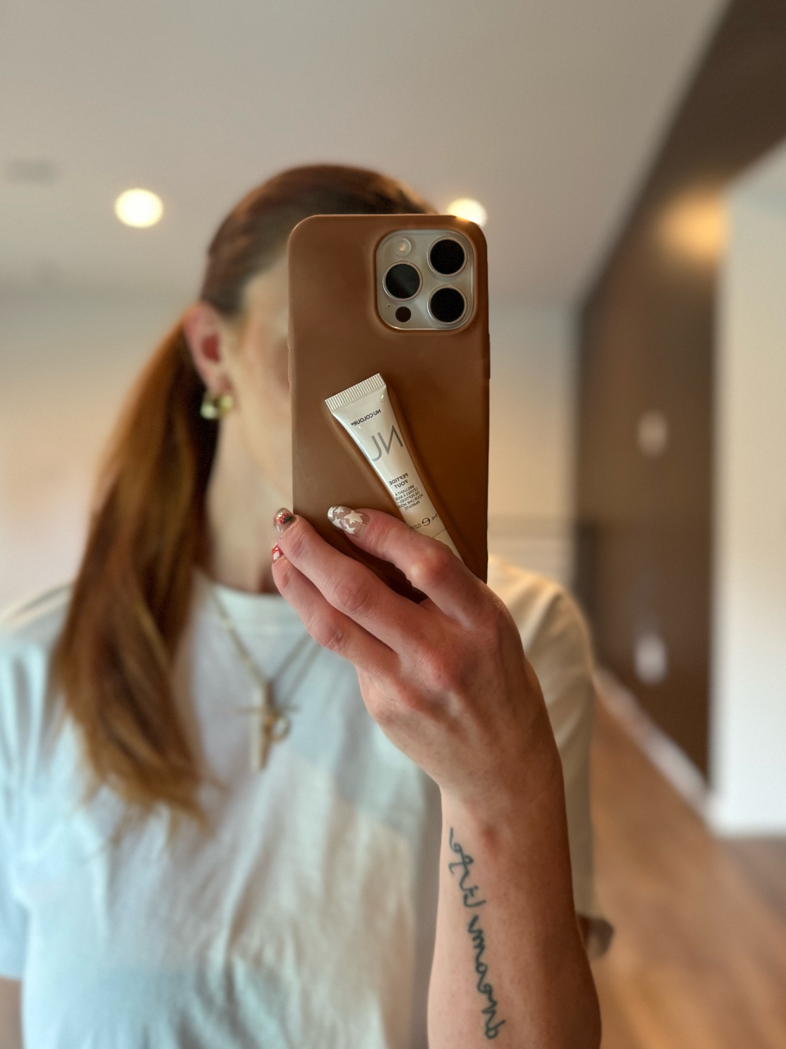Lip gloss 
Lippie 
Phone case 