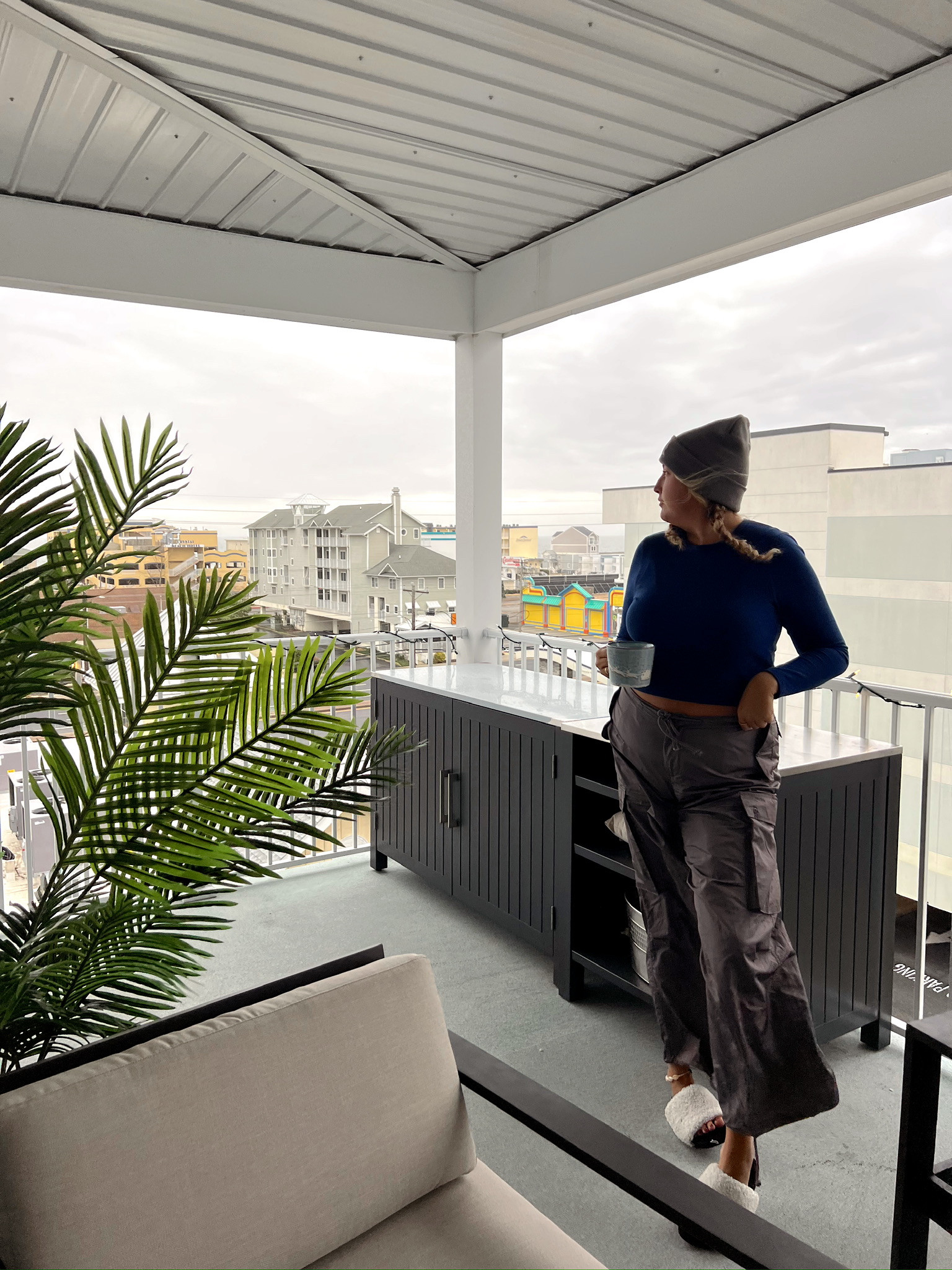 long sleeve basic tee and cargo pants with a beanie for a cute winter outfit. loving this casual winter outfit perfect for a ski trip  

 #LTKHoliday #LTKSeasonal #LTKStyleTip
