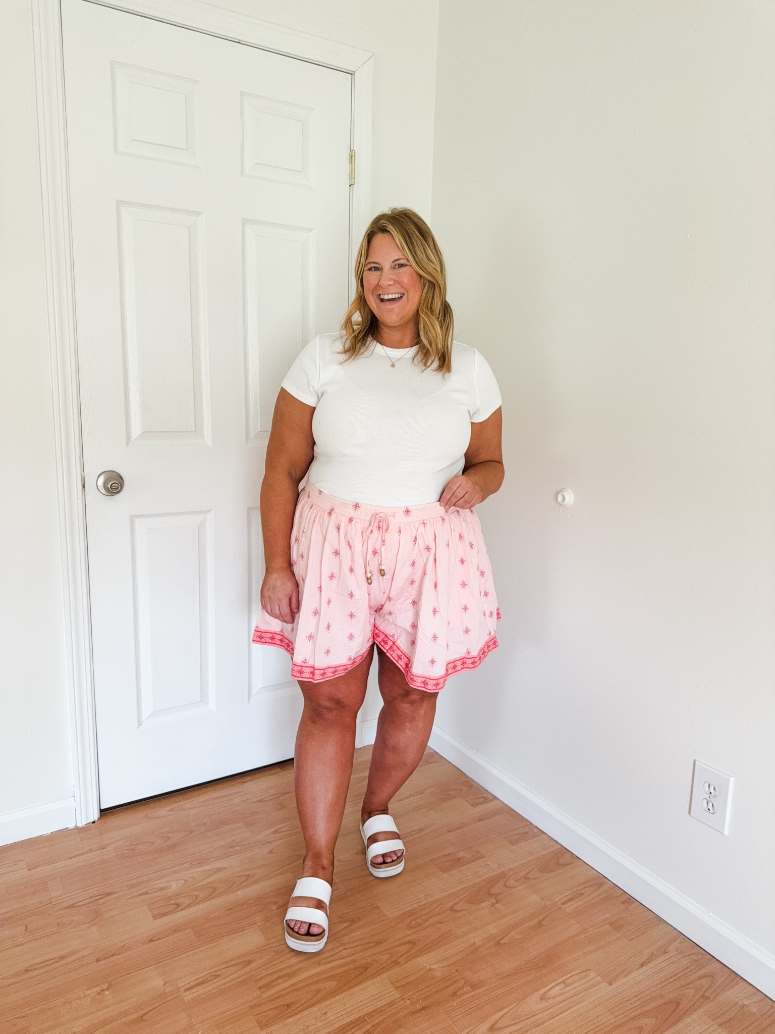 Wearing an XL in my shorts and tee.

#LTKSeasonal #LTKBump #LTKSaleAlert