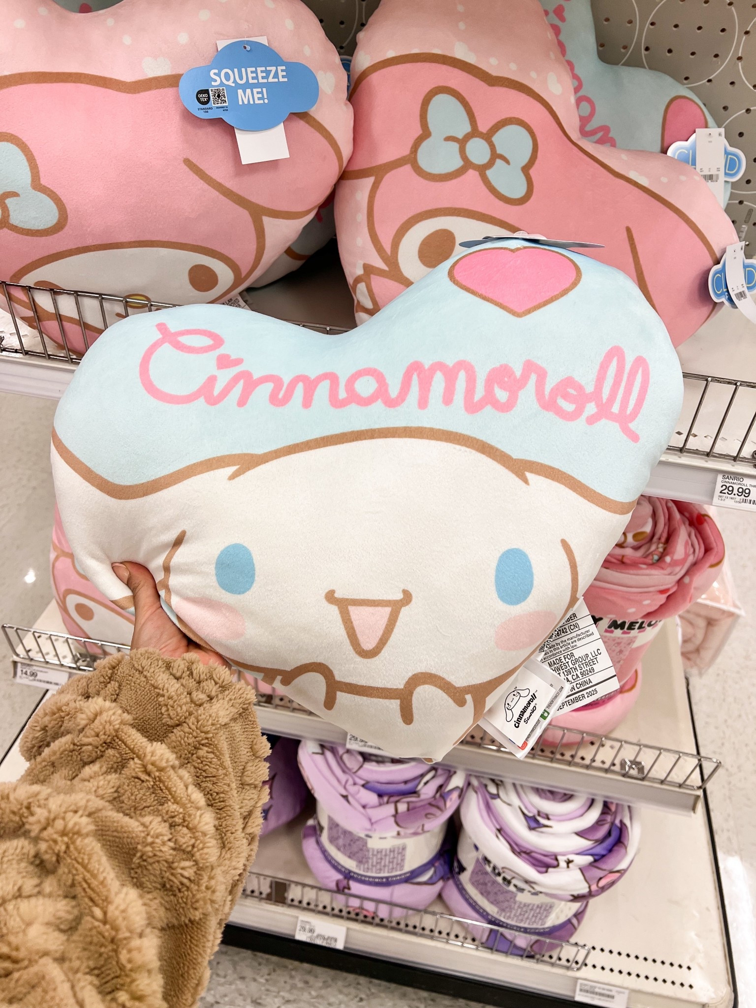 New Sanrio heart pillows and throws! These are super soft 😍 #targetfinds #newattarget #targethome #kidsroom #hellokitty

#LTKKids #LTKHome