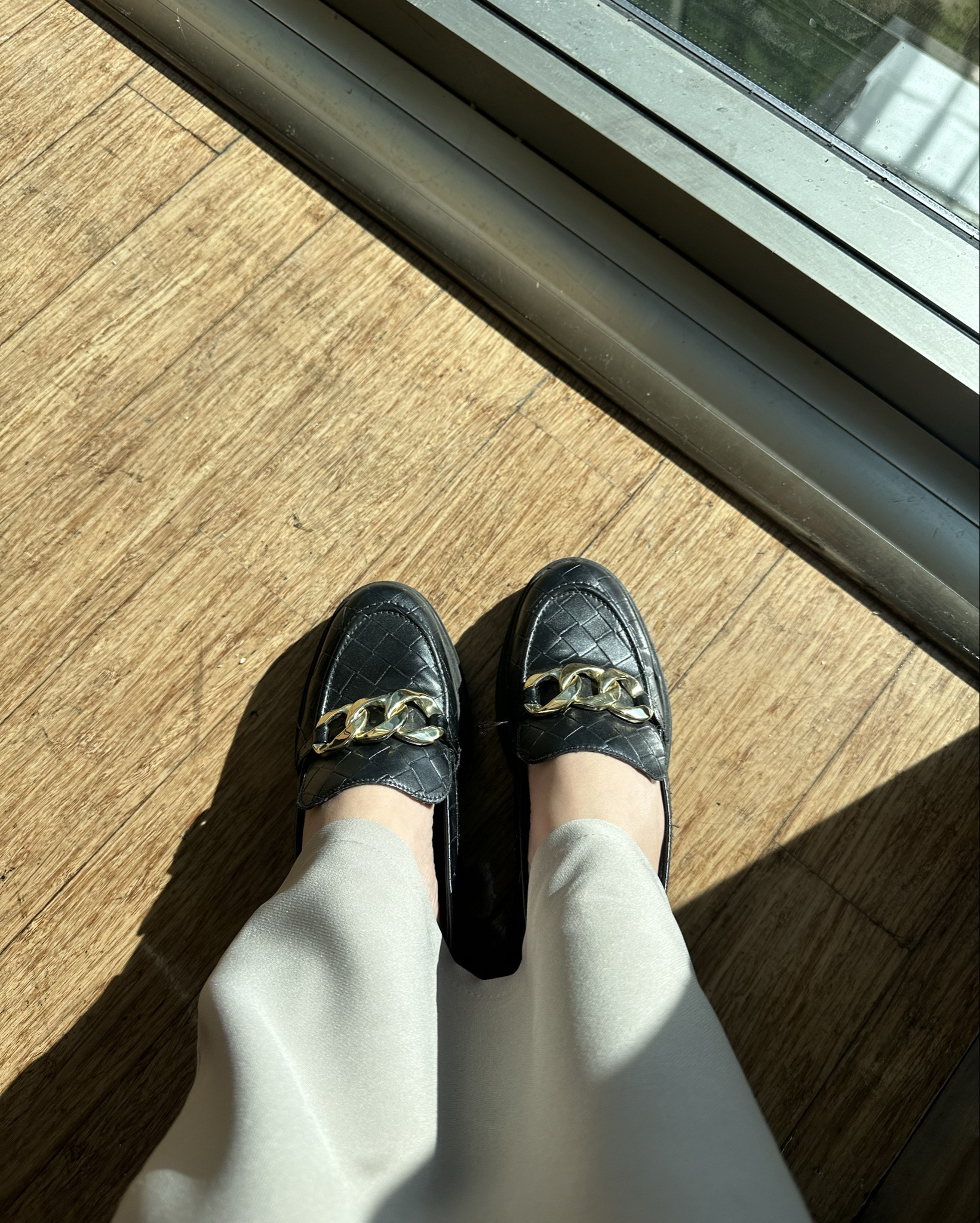 Sabe aquela peça que vai deixar você mais estilosa e que vai combinar com tudooooo?! Sim O MOCASSIM TRATORADO, veio para ficar ! 

Separei abaixo 3 opções maravilhosas , bem detalhadas , e pra adquirir é só clicar no que mais combina com você ✨👏

⬇️✨

#LTKU #LTKbrasil