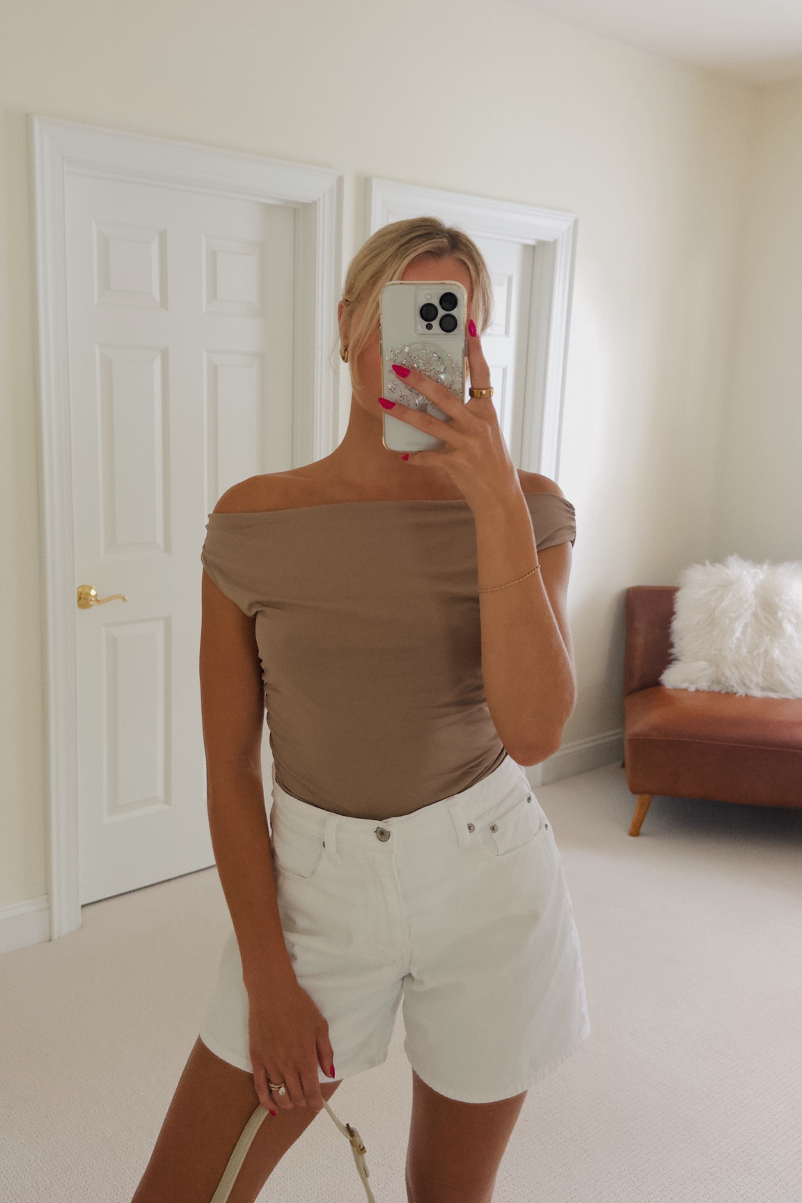 The tops from Abercrombie are so comfy. Love this off the shoulder style ✨

#LTKFindsUnder50 #LTKSeasonal