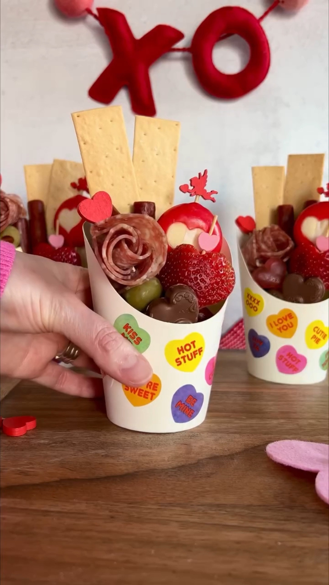 Like this video & comment CUPS (does not need to be all caps) and I’ll DM you links.

Make sure you’re following to receive the link correctly and don’t forget to check your requests / hidden folders.

Follow me @thechicishchick for more Valentine’s Day recipes and party ideas.

#valentinesfood #galentine #galentinesparty #galentinesinspo