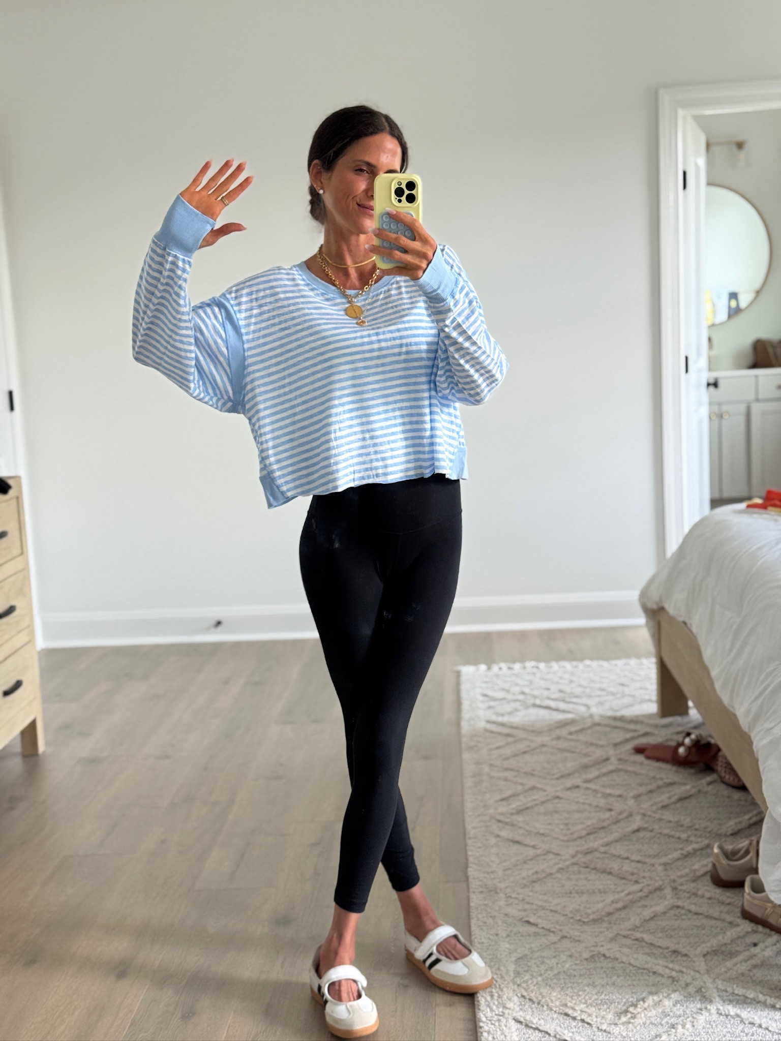 Comfy casual and cute outfit for everyday mom life

#LTKSeasonal #LTKmomlife #LTKootd