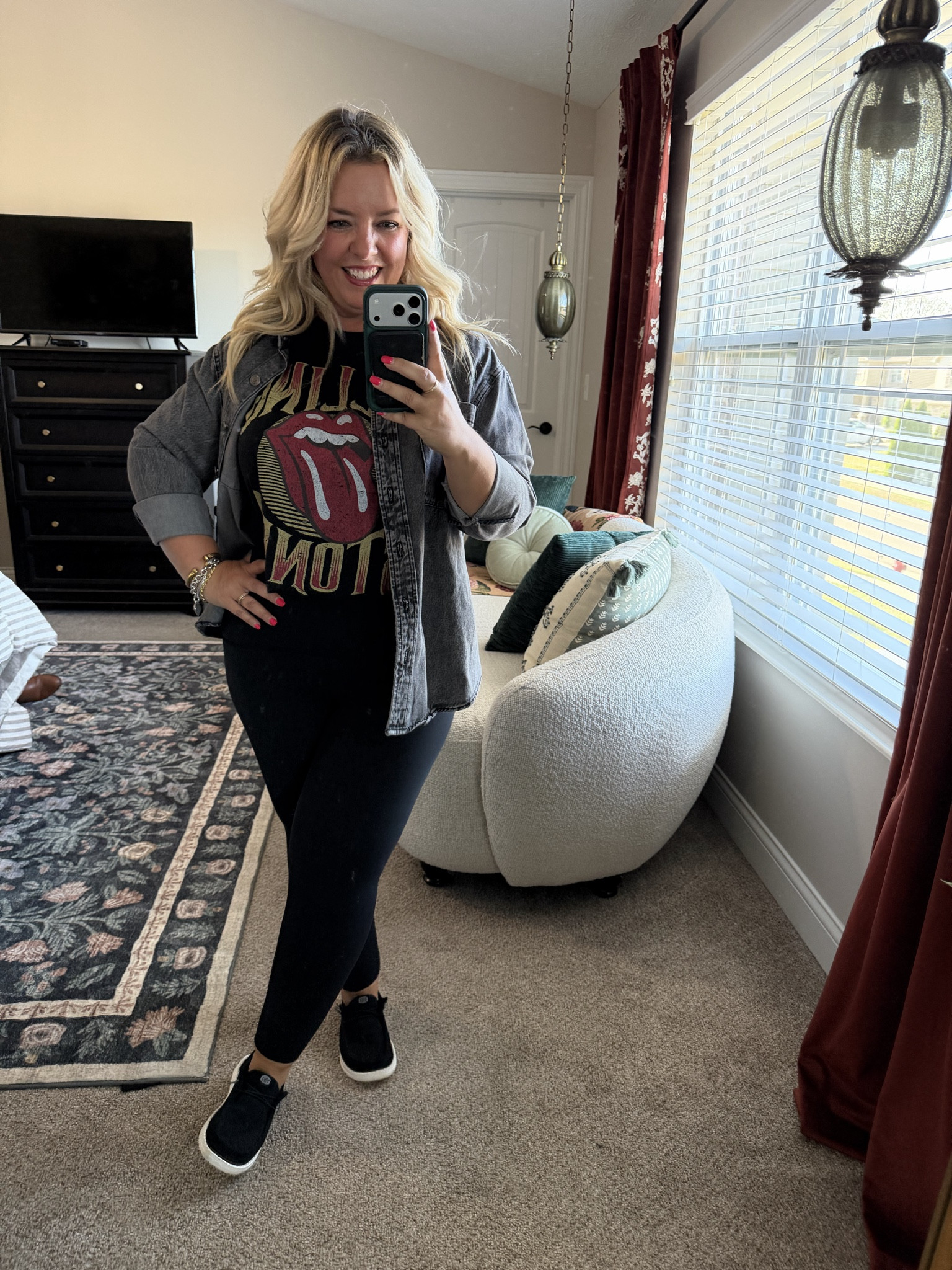 I cut off the bottom of this men’s shirt & added a cute acid wash button up for this casual look! As always, wearing the ONLY leggings I’ll wear by Spanx! Wearing my true large in the tops, XL in the leggings.

#LTKMidsize #LTKFindsUnder50 #LTKPetite