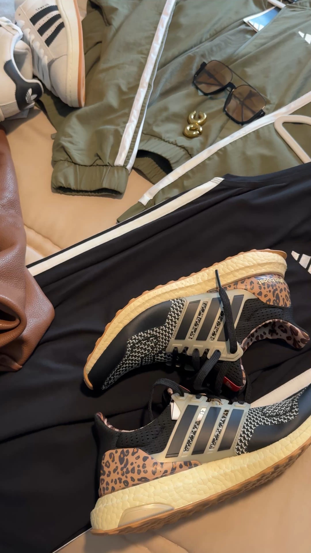 Cute + comfy outfit = my vibe 🩷

For sizing reference: I'm 5'2 | 150lbs | ftts | wearing a small in everything | size up for looser fit

Disclaimer: some items may be limited availability 😫 but tagging a few similar pieces and linking what’s available! 🫶🏽


#outfitinspo #flyageless  #silverhair #pixiecut #shorthairstyle #midlife #fashionover40 #stylereel #LTKStyle #ootd #outfitcheck #outfitdetail #fitcheck #fashionover40 #casualchic #fashionreelcreator #silverhair #whattowearnow #greyhair #streetsyle #outiftinspo #casualchicstyle #LTKParty #LTKFashionFinds

#LTKActive #LTKStyleTip #LTKOver40