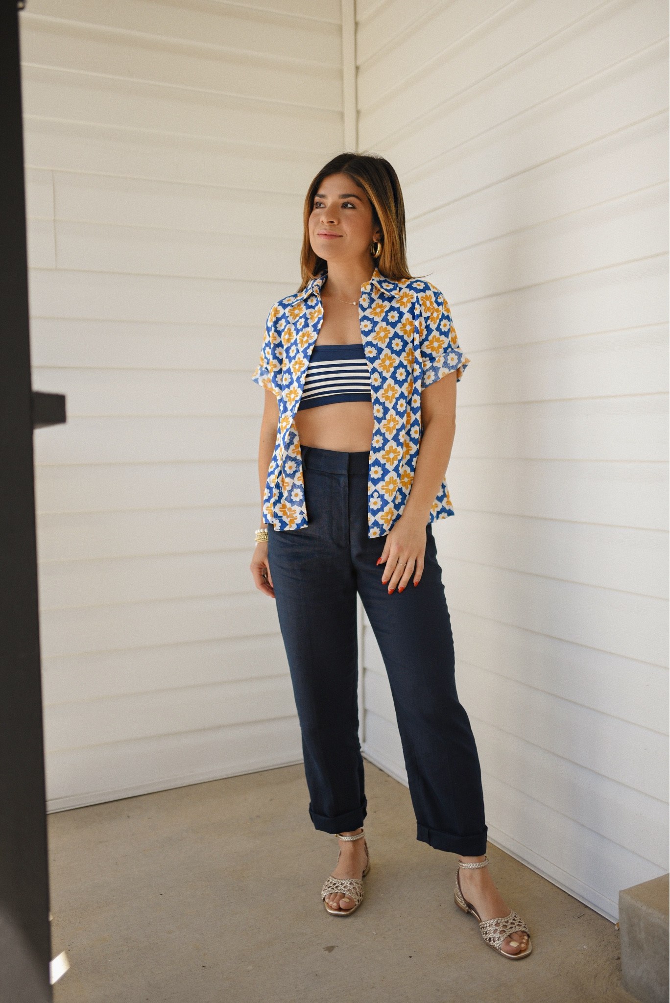 Loving this print combination!! Biden has the prettiest printed linen tops right now! Take 25% off with code B6Y9
Bikini top size 2
Shirt size xs
Pants size 2

#LTKSaleAlert #LTKFindsUnder100 #LTKShoeCrush