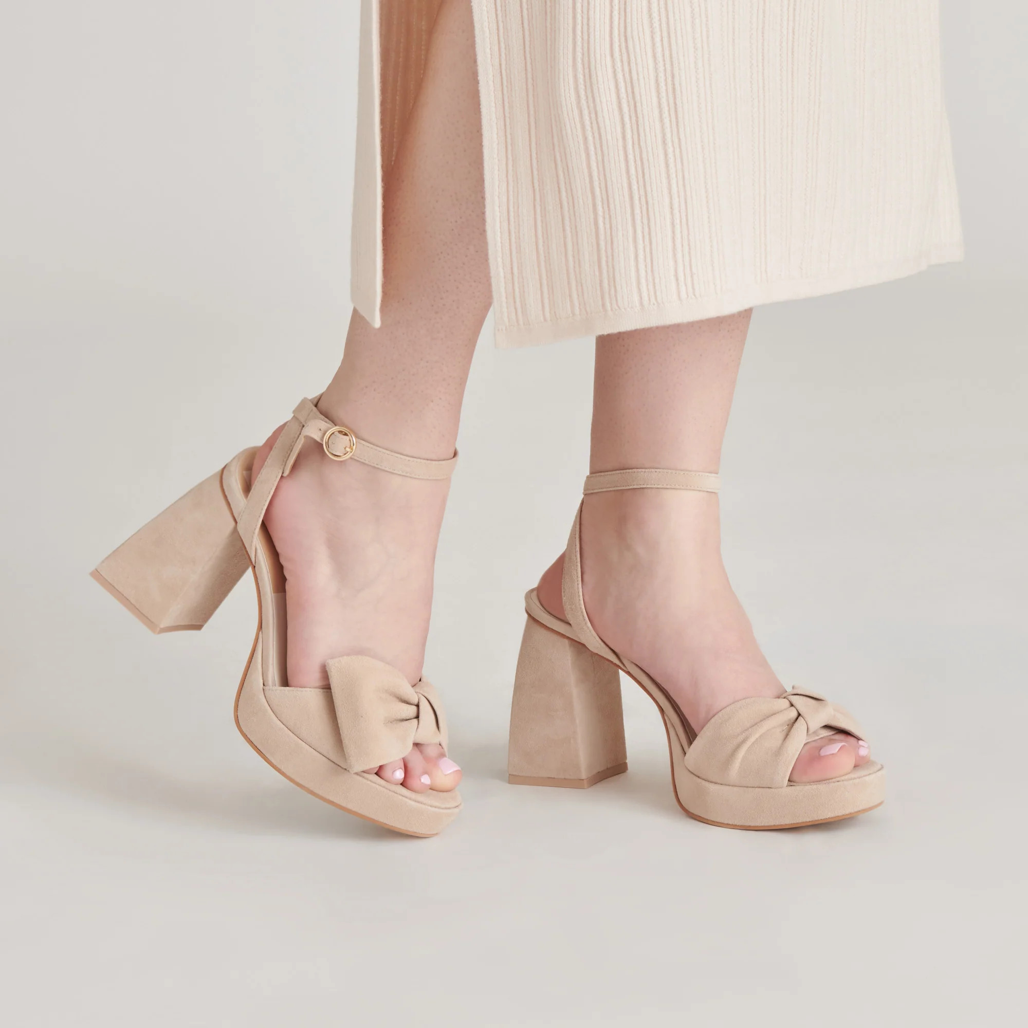 PACIE HEELS CAMEL SUEDE | DolceVita.com