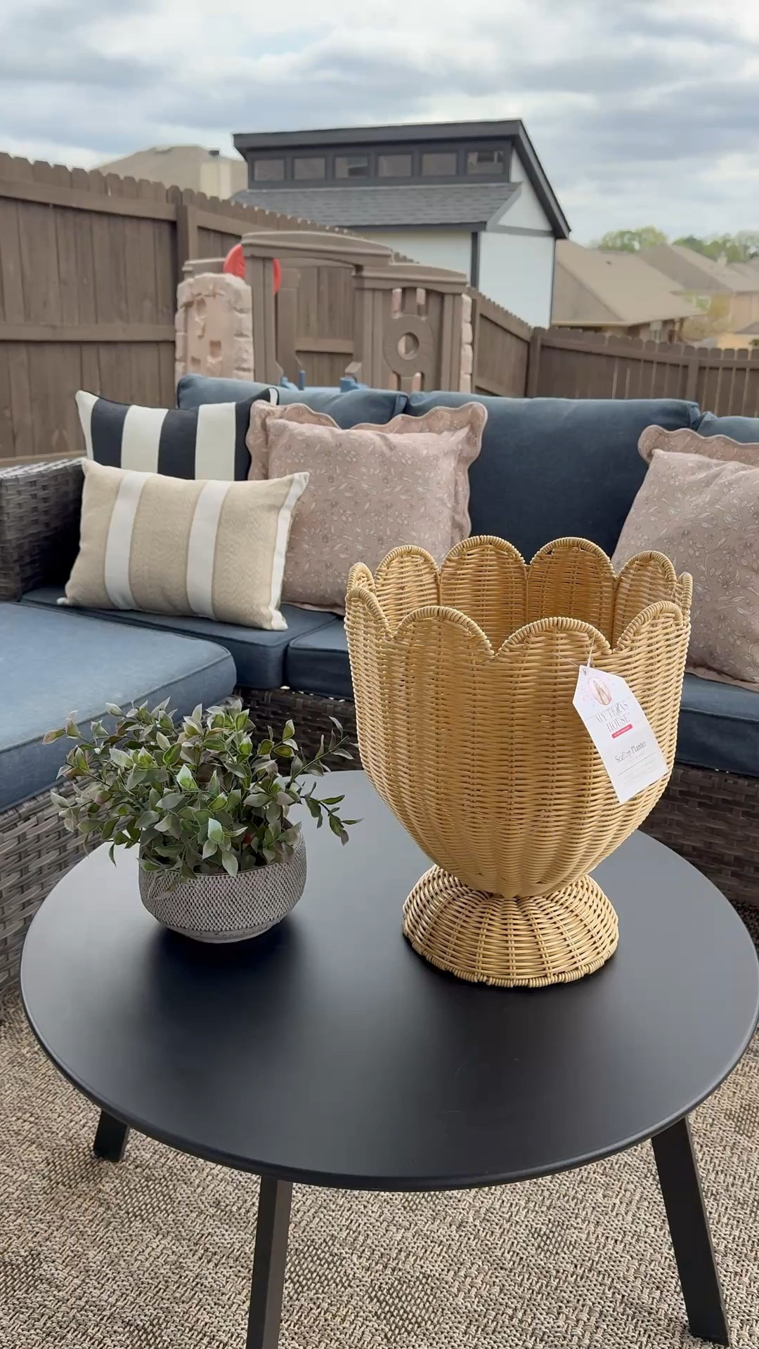 Walmart planter 🫶🏽

#LTKHome #LTKSeasonal