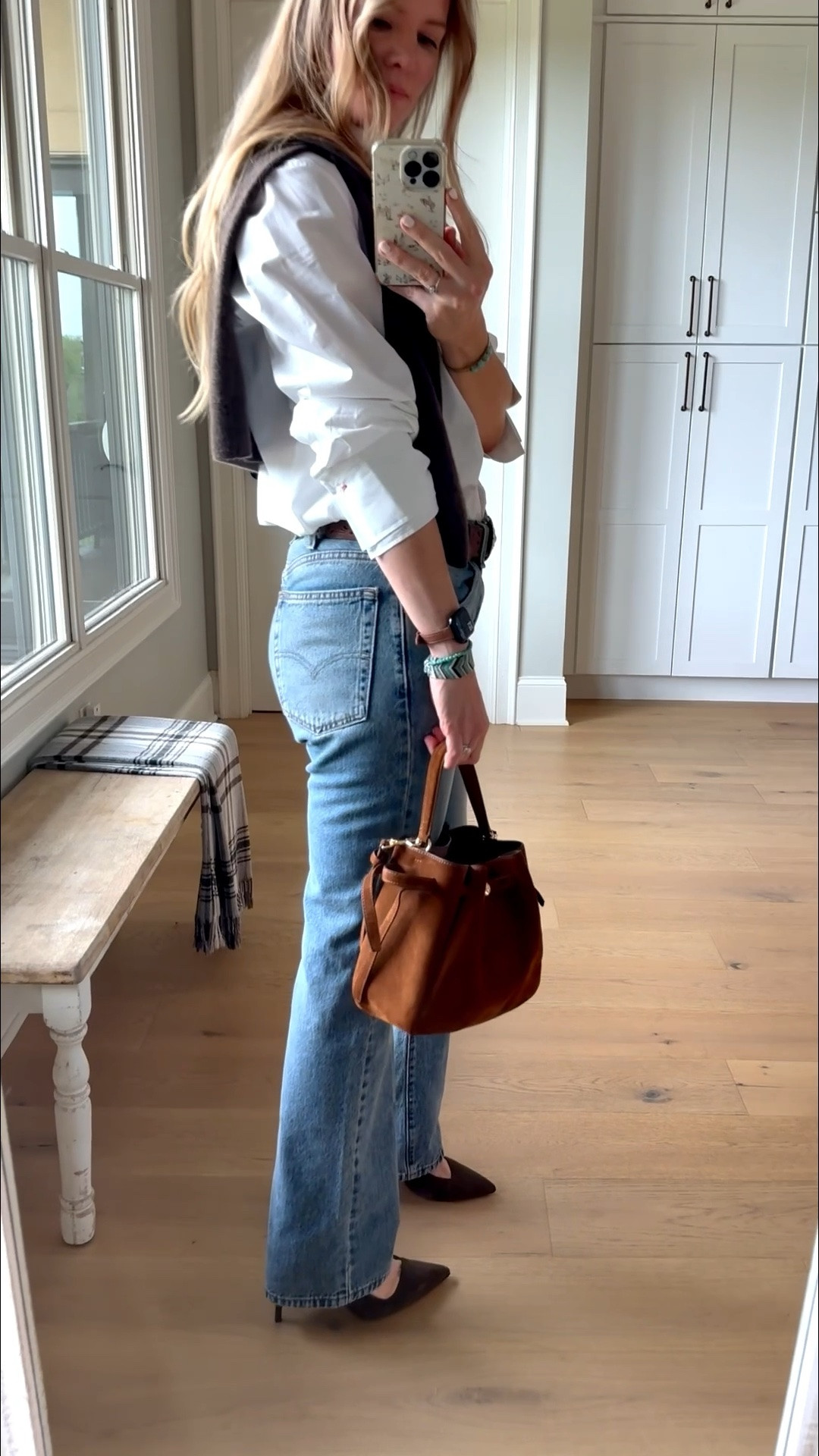 Date night jeans outfit

Size reference 5’ 9” 140 lbs

White button up - large for oversized fit 
(VB x Gap collab)

Cashmere sweater - medium

Levi jeans - 32 x 34



Western style. Levi’s 517 bootcut jeans. Classic style. Vintage look. Jeans and heels outfit. Levi jeans outfits.

#LTKOver40 #LTKTall #LTKSaleAlert