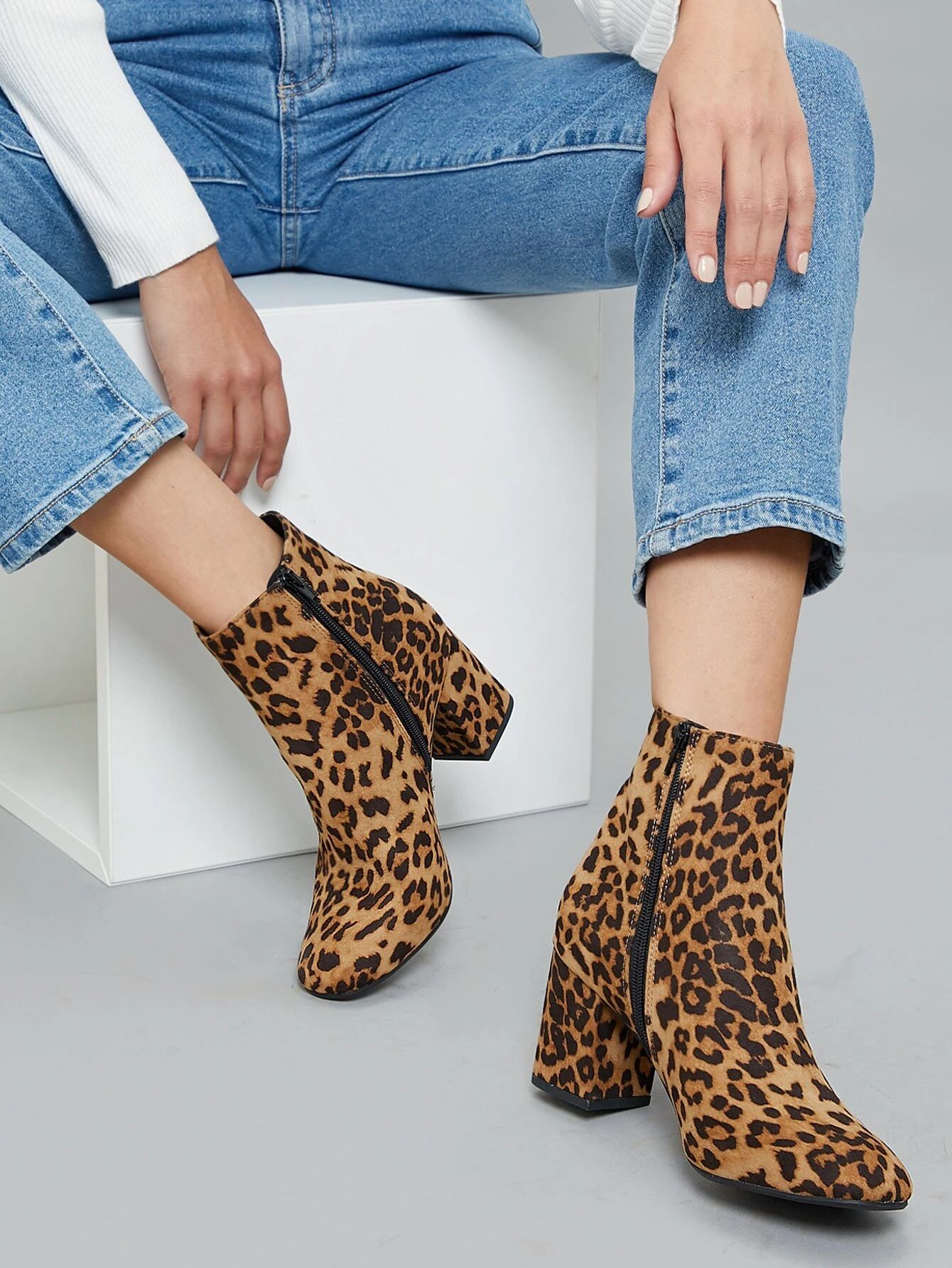 Round Toe Chunky Heel Cheetah Print Booties | SHEIN