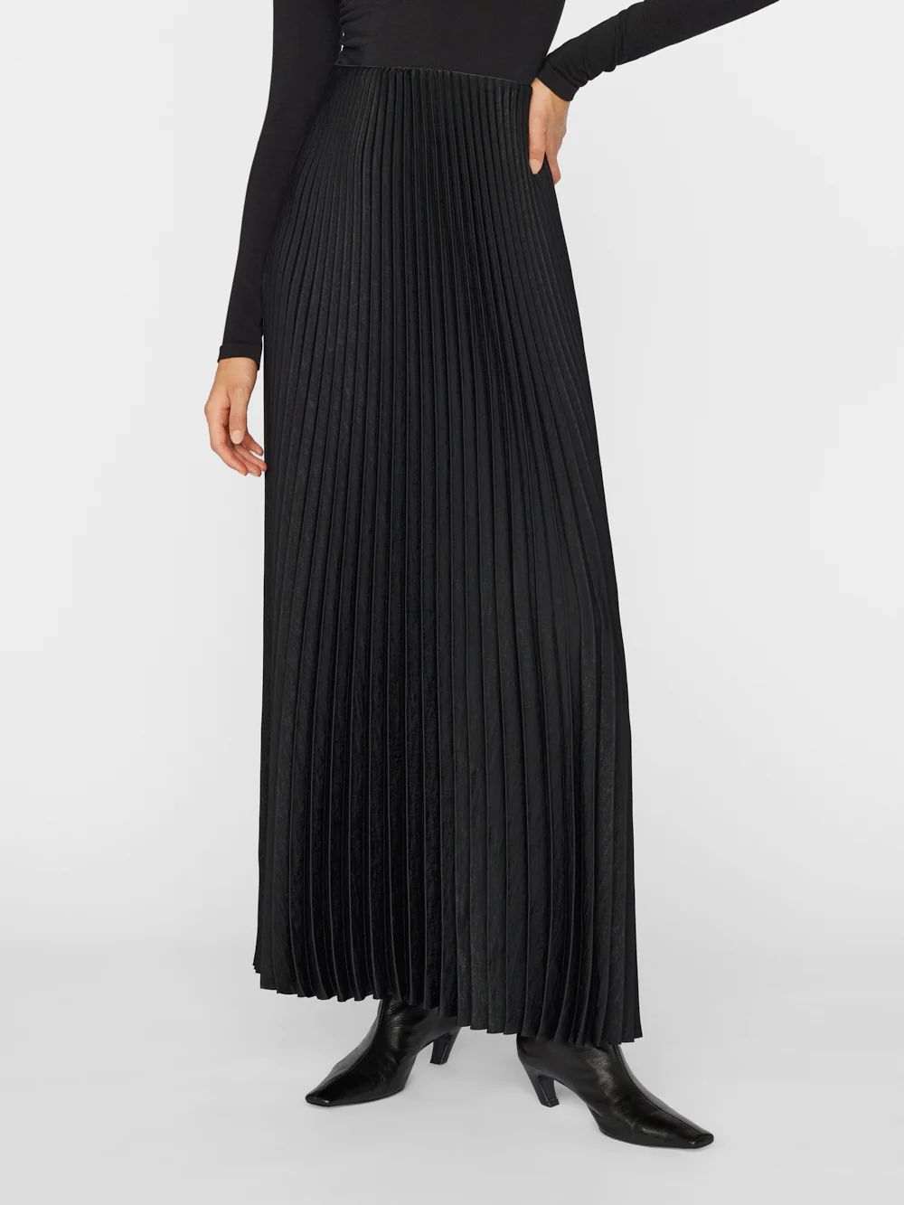 Pleated Maxi Skirt -- Noir | Frame Denim