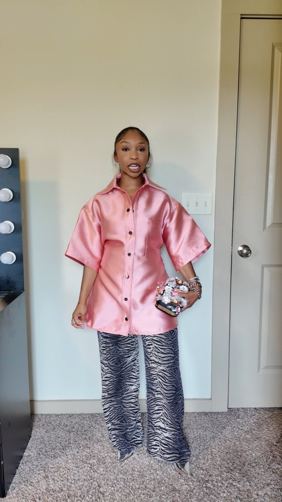 I loveeeee this top!! ASOS I need it in defferent colors !🤭 
#whatwouldzwear 

#LTKootd