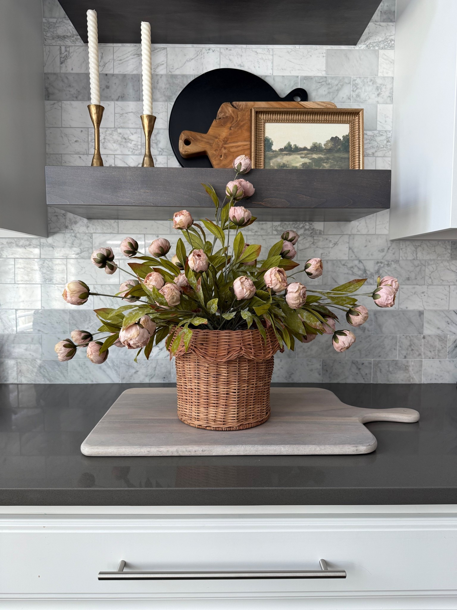 Trying the new scalloped rattan planter vase with my viral peonies! I love the warmth and texture it adds! I have 11 stems here and this is the smaller 8”x9” size for $25!

Rattan vase, wicker vase, Target home decor, hearth & hand

#LTKSeasonal #LTKFindsUnder50 #LTKHome