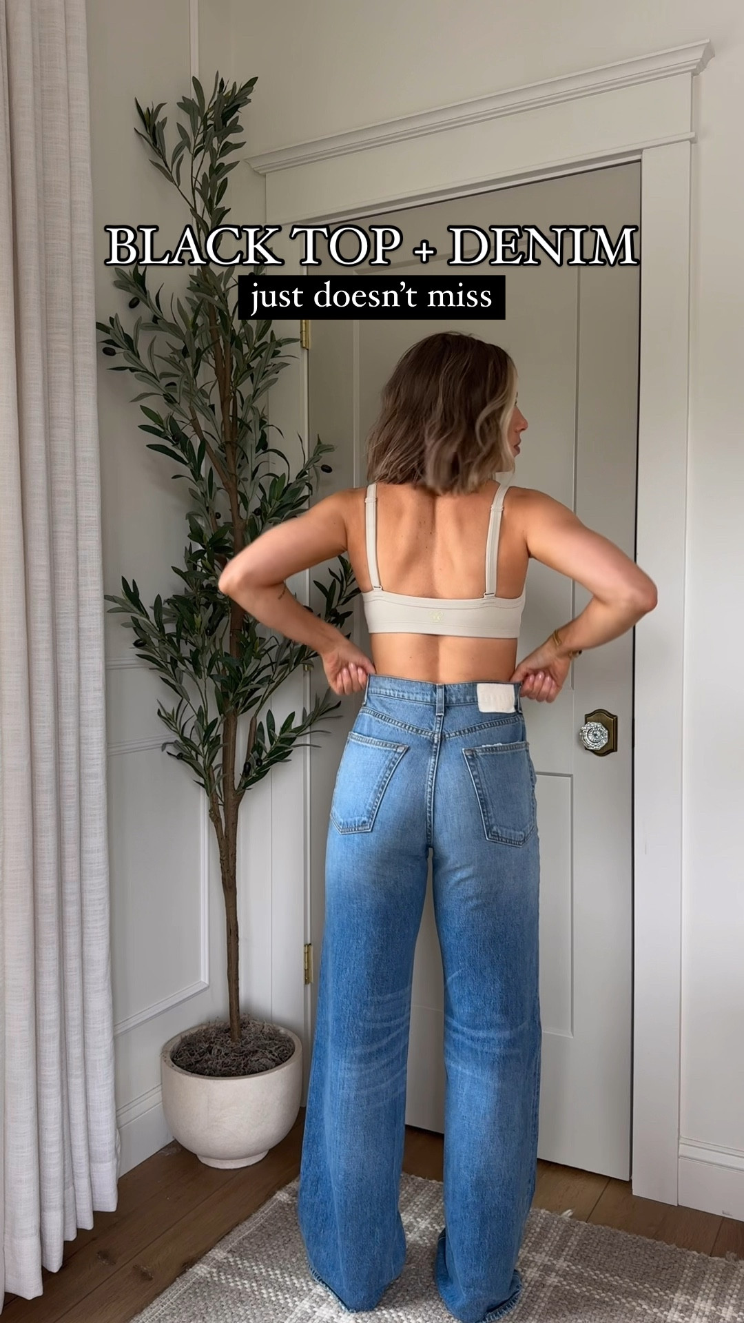 Classic look & a go to combo for me when I just don’t know what to wear! Love these jeans so much I now have them in two washes (wearing my true size 25) & this top is a DREAM. It’s such nice quality, super soft & stretchy👏🏻 (wearing xs) 

#LTKSeasonal #LTKStyleTip #LTKVideo