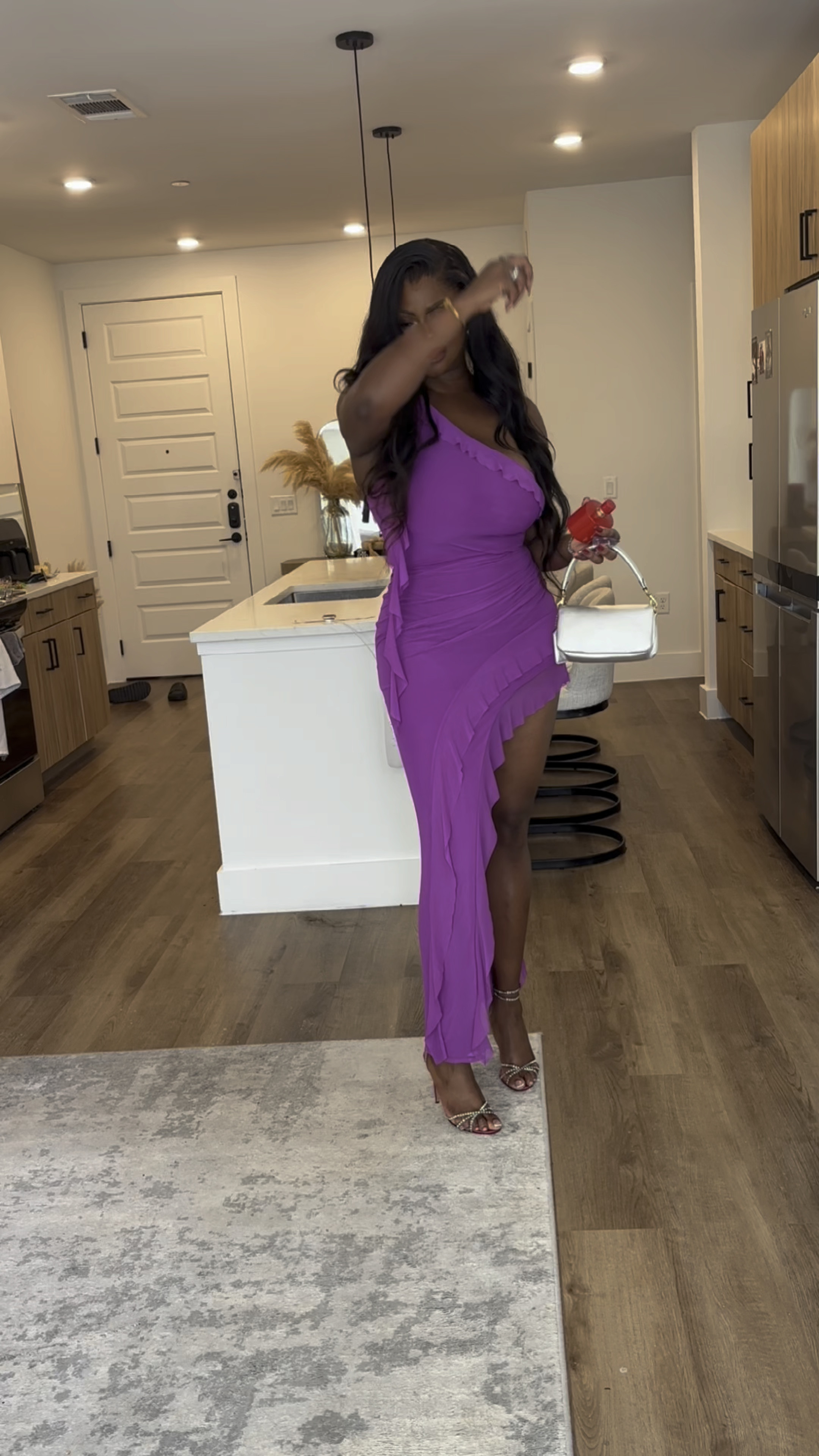 Get dressed with me for a bridal shower! #ootd #ootn #outfitideas #outfitinspo #revolve

#LTKWedding #LTKVideo