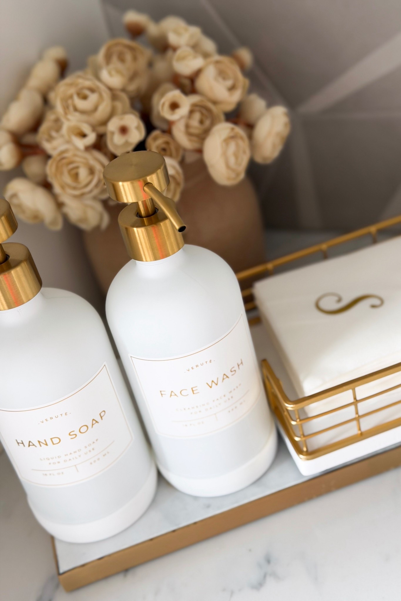 Luxe bathroom finds that make your home feel like a fancy hotel!

Home, home finds, home accents, luxe home finds, bathroom, bathroom accents, bathroom organization, personalized towels, faux florals, soap dispenser, Amazon home 

#LTKSeasonal #LTKHome
