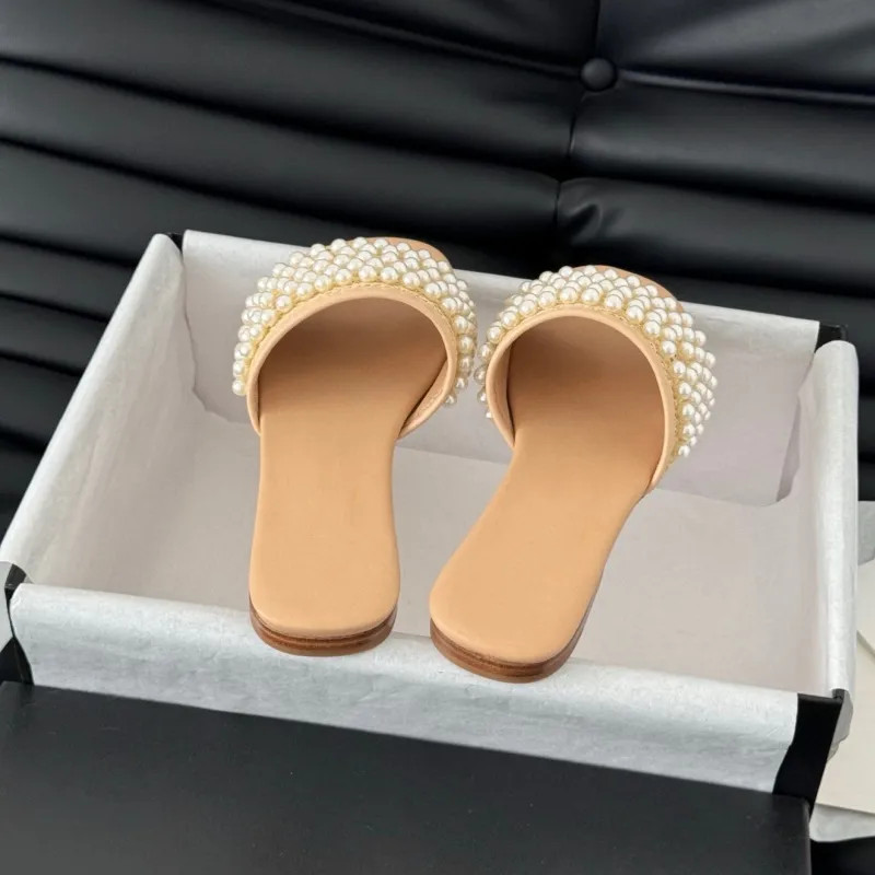 Slippers women luxury designer shoes genuine leather sandals solid color beach shoes metal letter... | DHGate