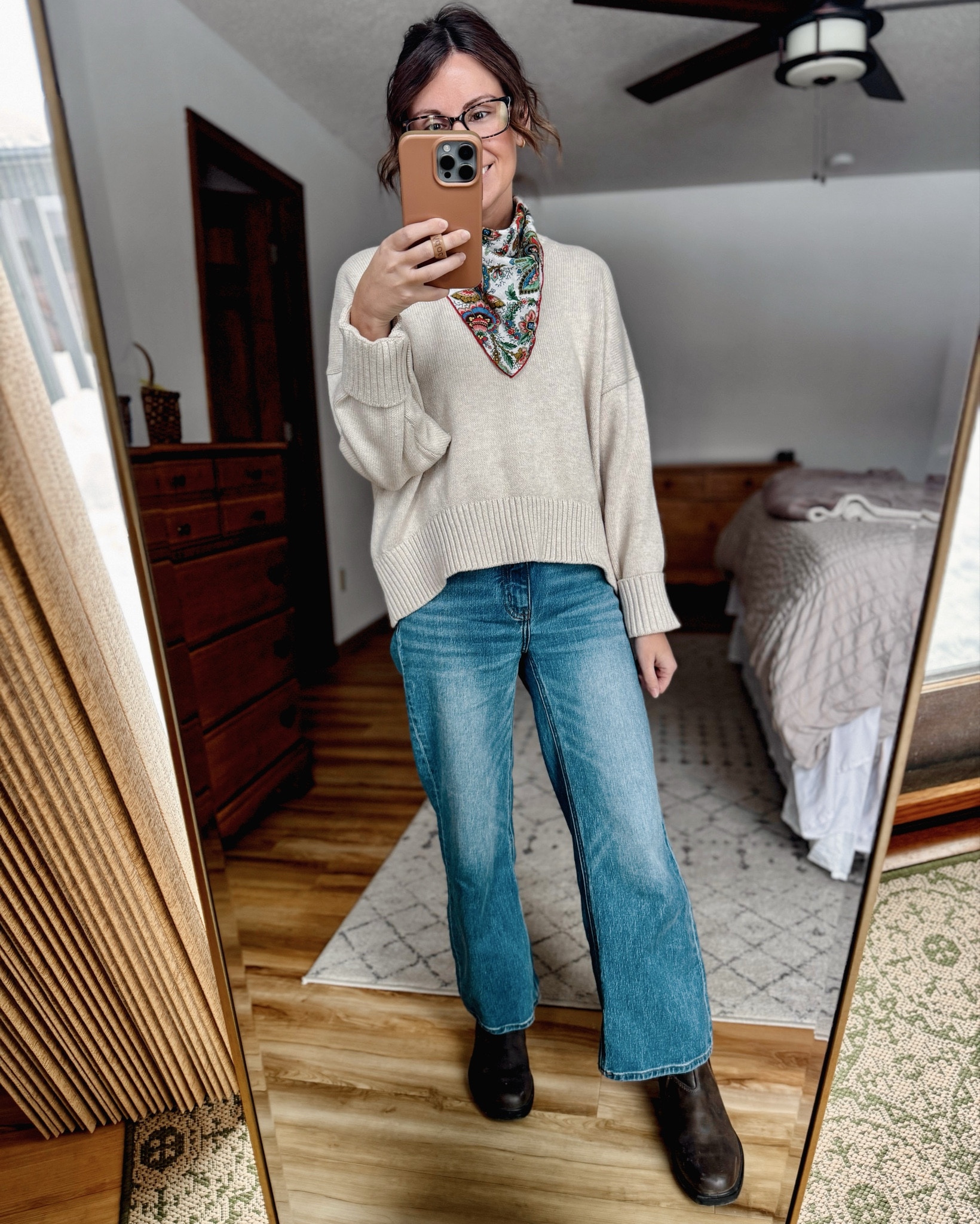 Wearing small in my sweater (speckled beige), 24 in the 26” inseam in my jeans and 6 in my blundstone boots. This scarf is such a fun little accessory!