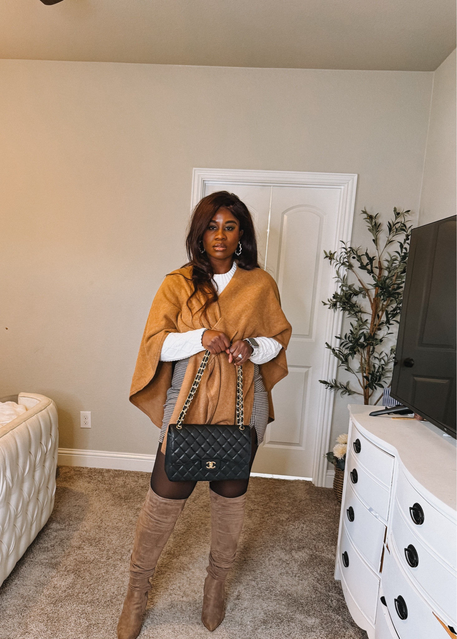 Cozy on top, chic on bottom.

Winter neutrals hitting every time 🤍✨ Shorts, tights & boots — my fave easy combo.

#WinterStyle #OOTD #FallFits #NeutralOutfit #BlackGirlStyle #LTKFashion #AmazonFinds #IdaExperience

#LTKHoliday #LTKmomlife #LTKootd