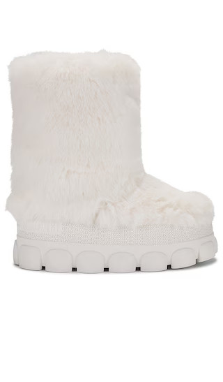 Goldbergh Fun Fur Snow Boot in Cream. - size 41/42 | Revolve Clothing (Global)