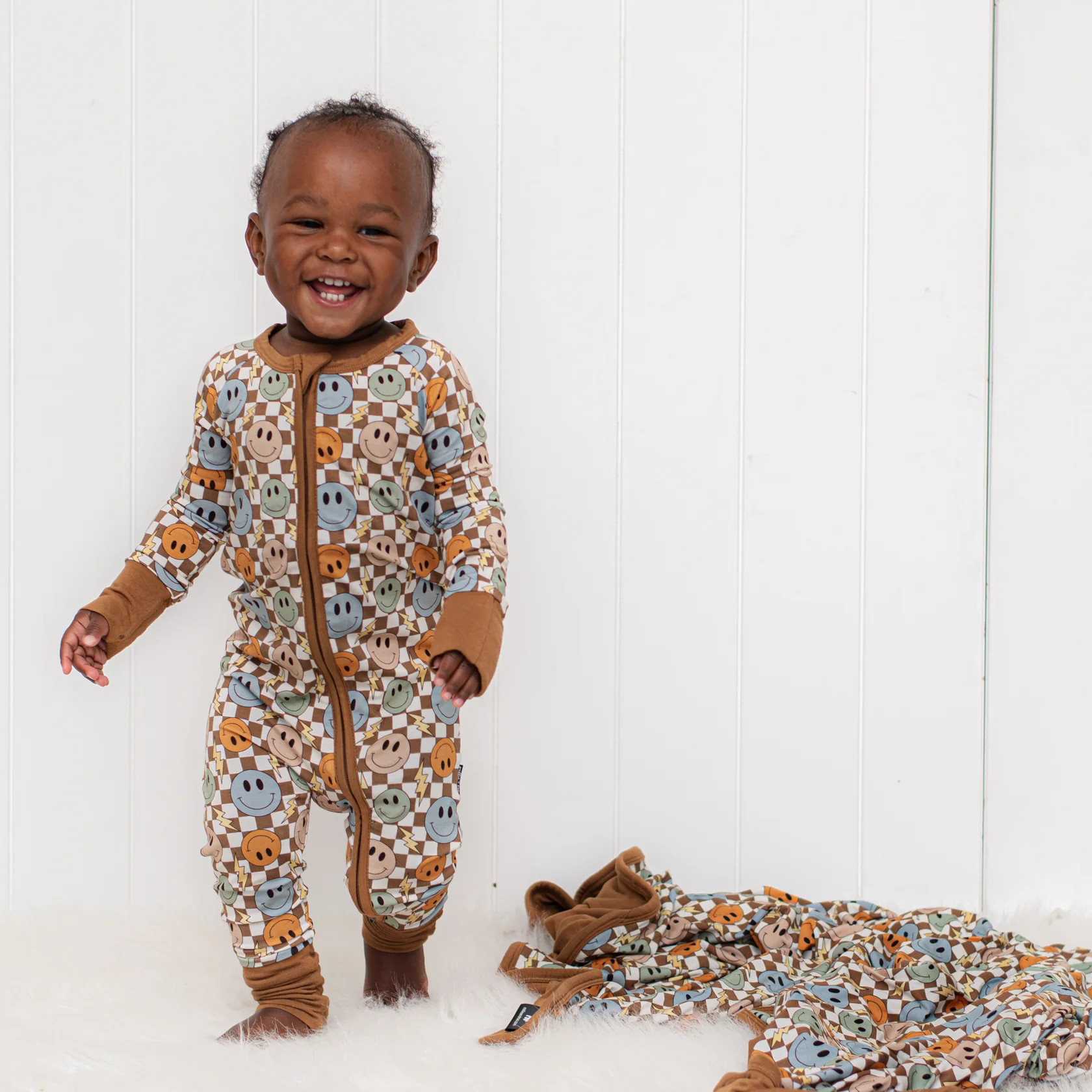 ZIP ROMPER - Beige Happy Smiles | millie + roo