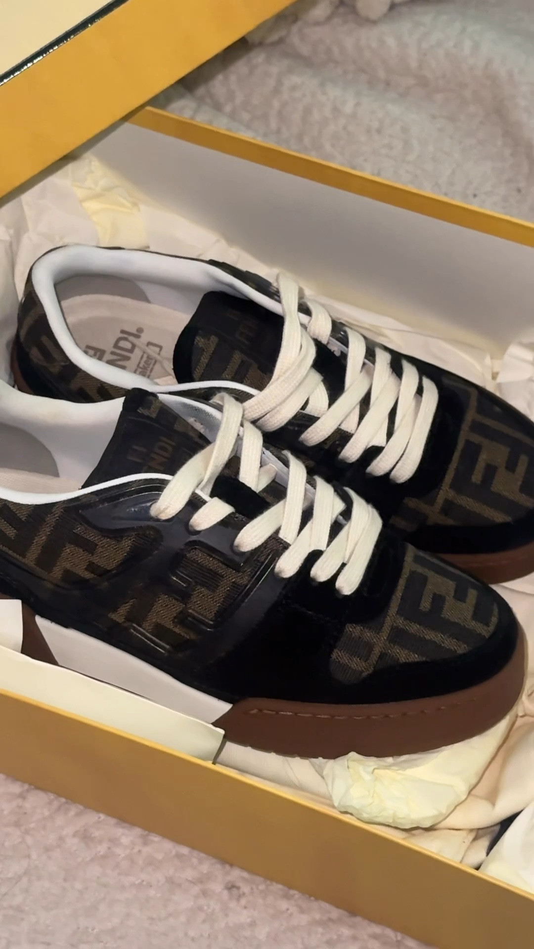 it girl sneakers for fall 🤸‍♀️✨🤎 #fendi #designersneakers #fallfashion